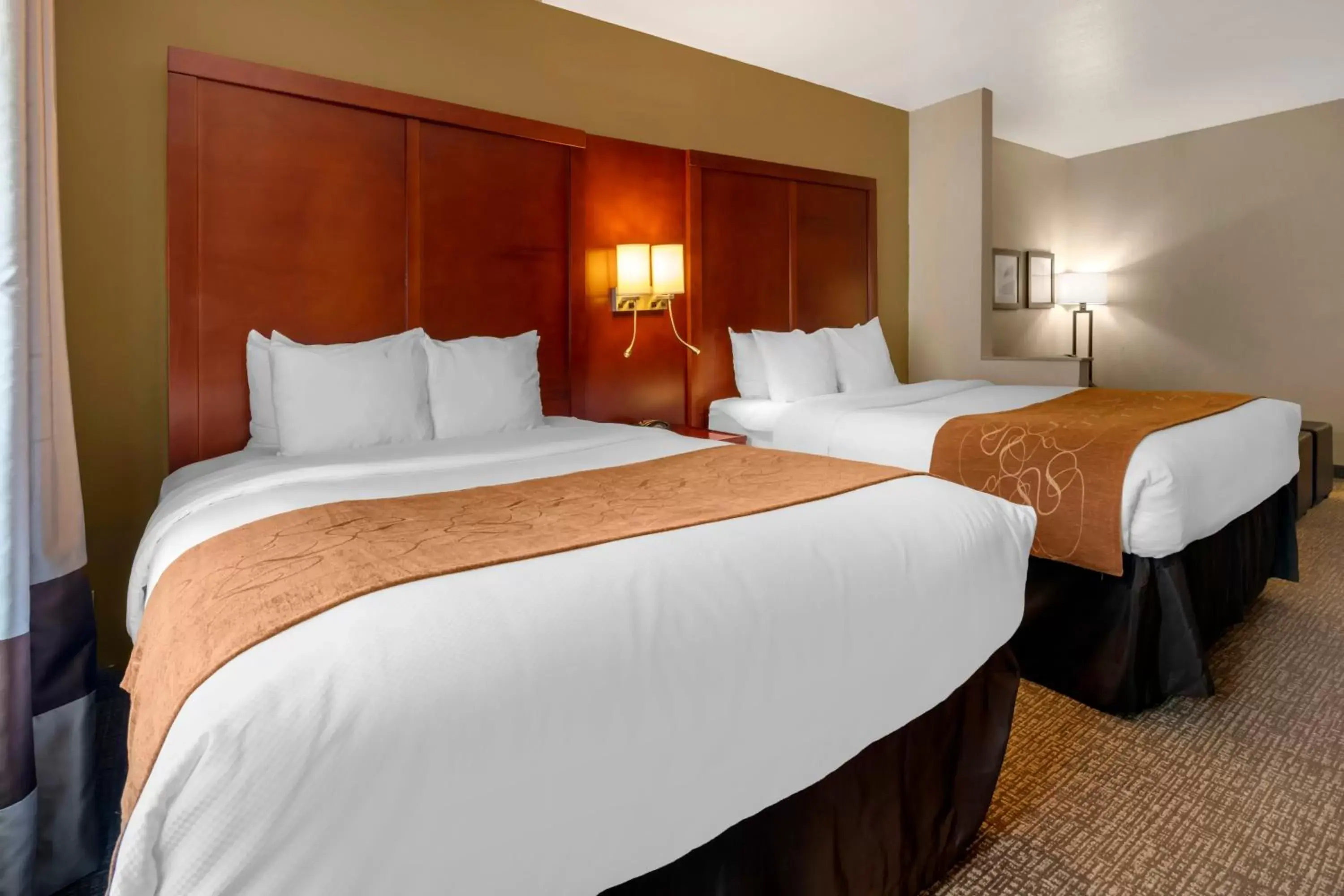 Bedroom, Bed in Comfort Suites West Jacksonville