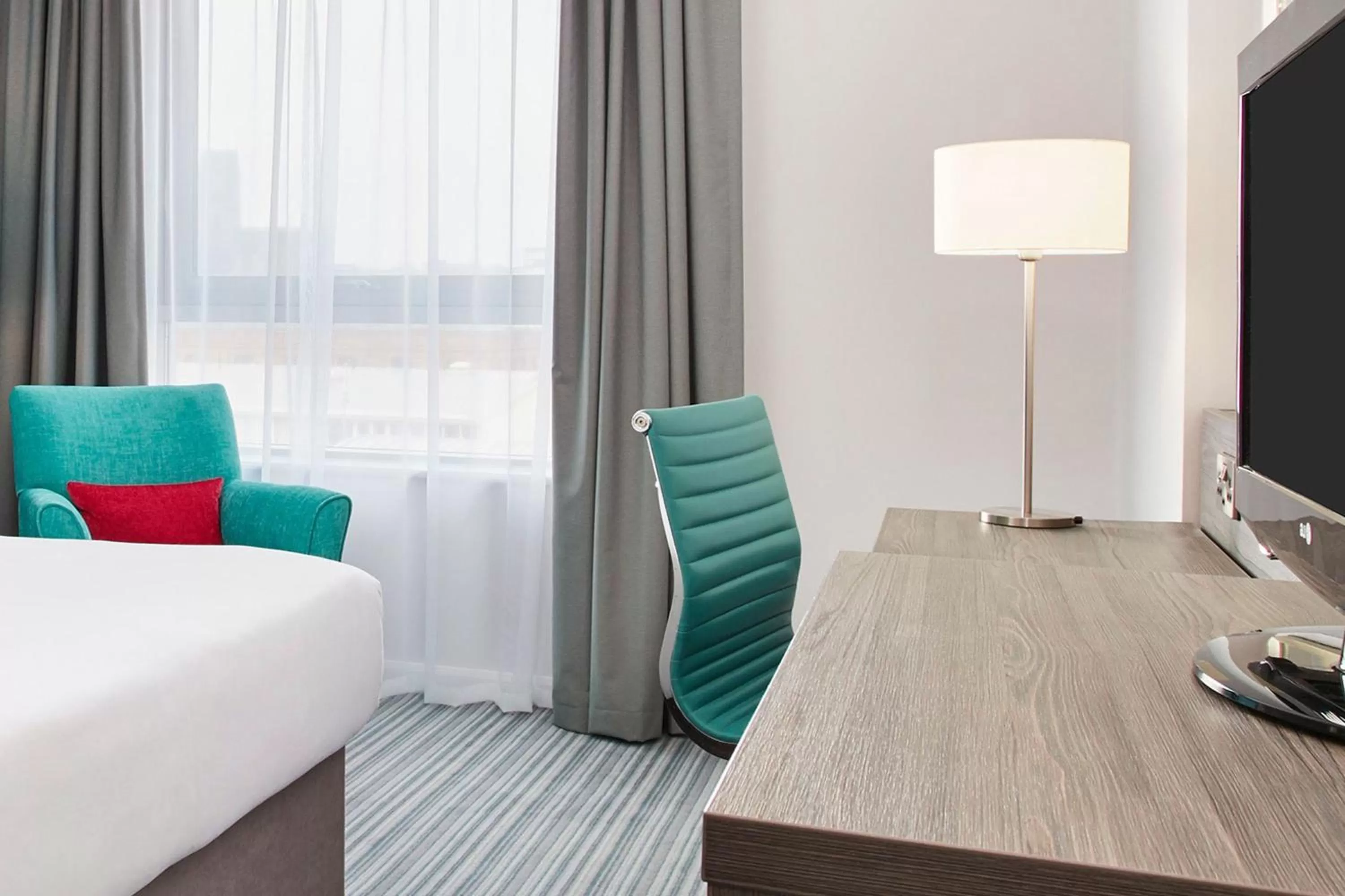 Bedroom, Bed in Leonardo Hotel Plymouth