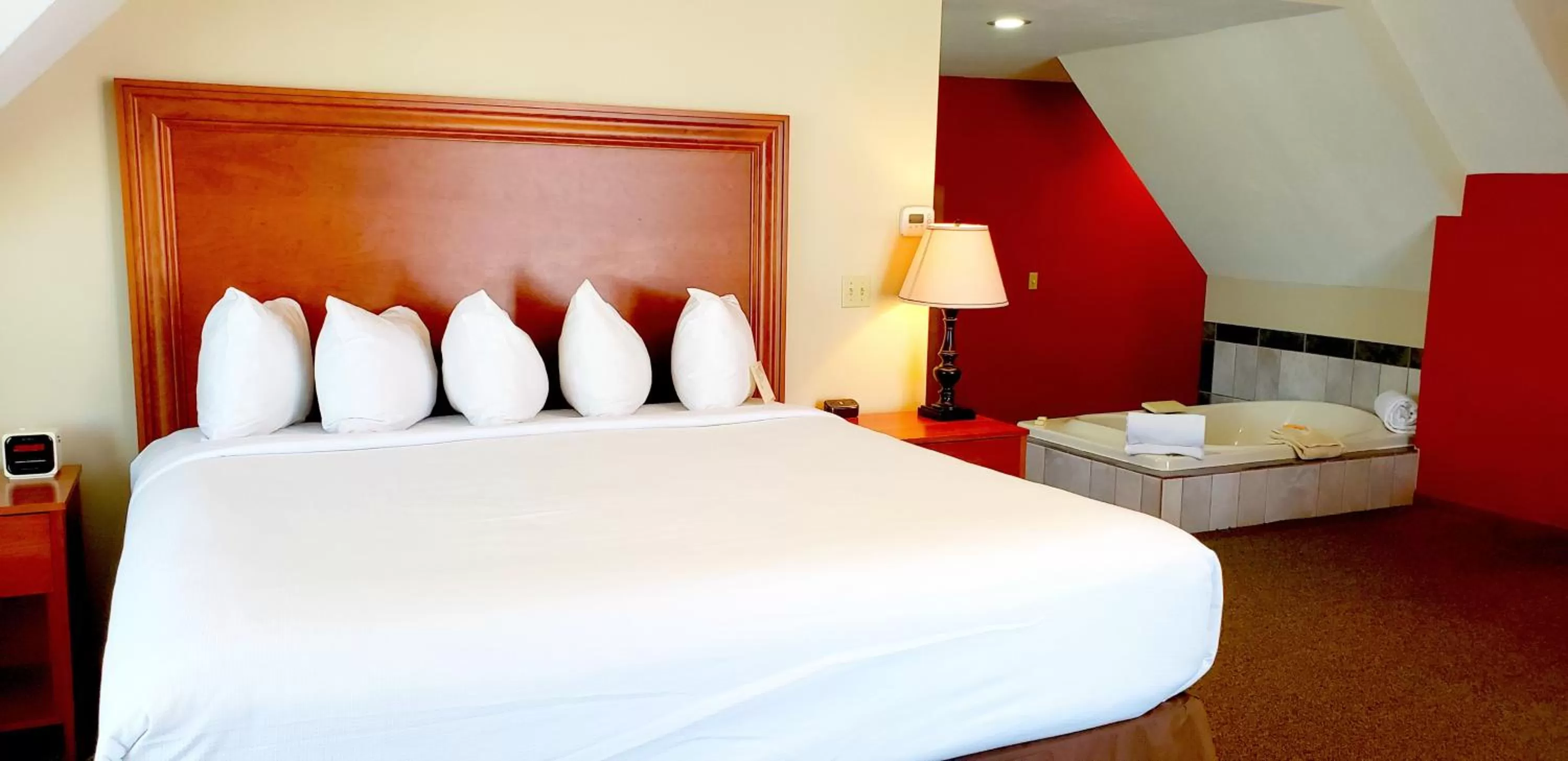 Bed in Berlin Heritage Inn