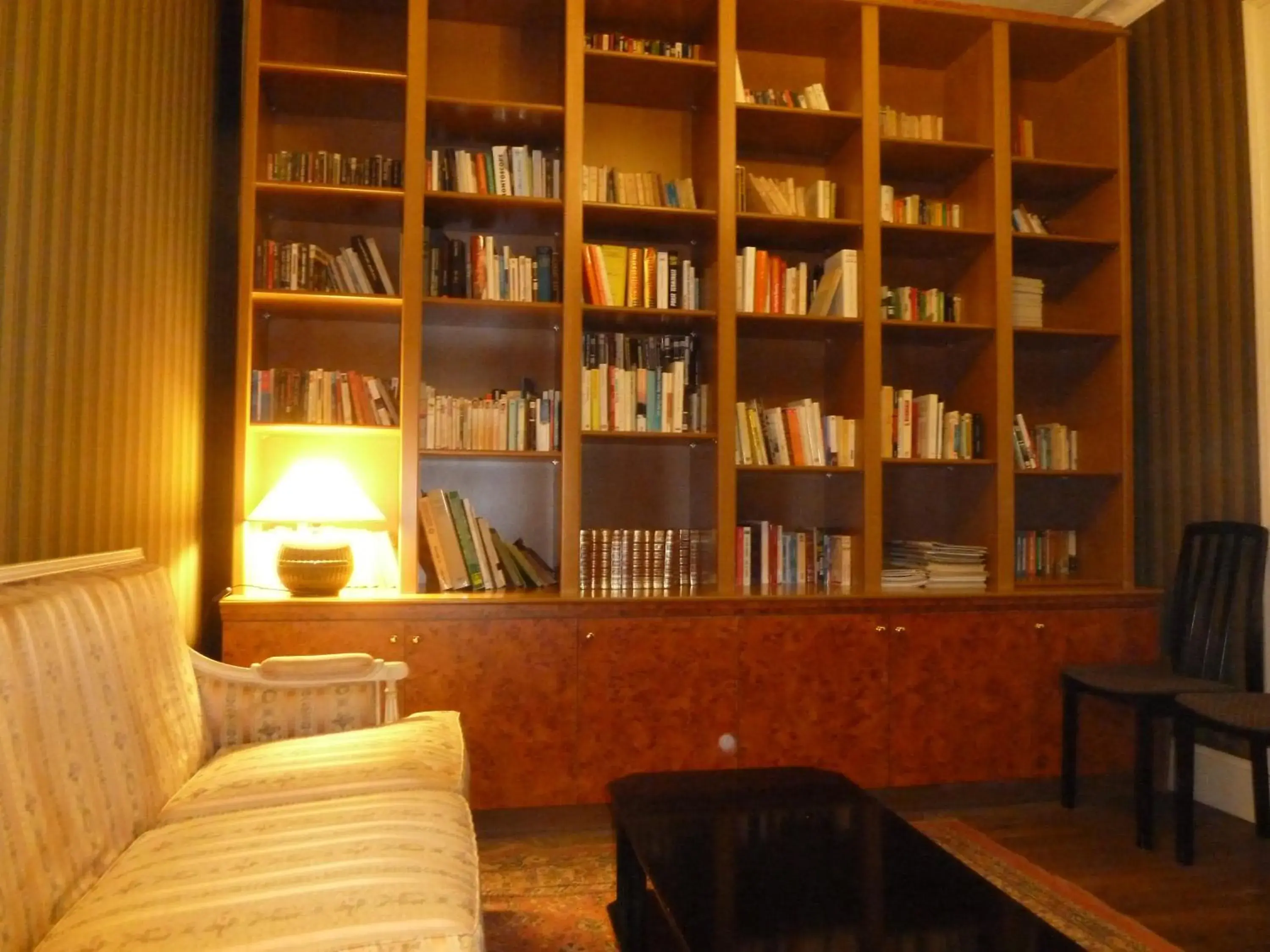 Library in Logis Le Midland