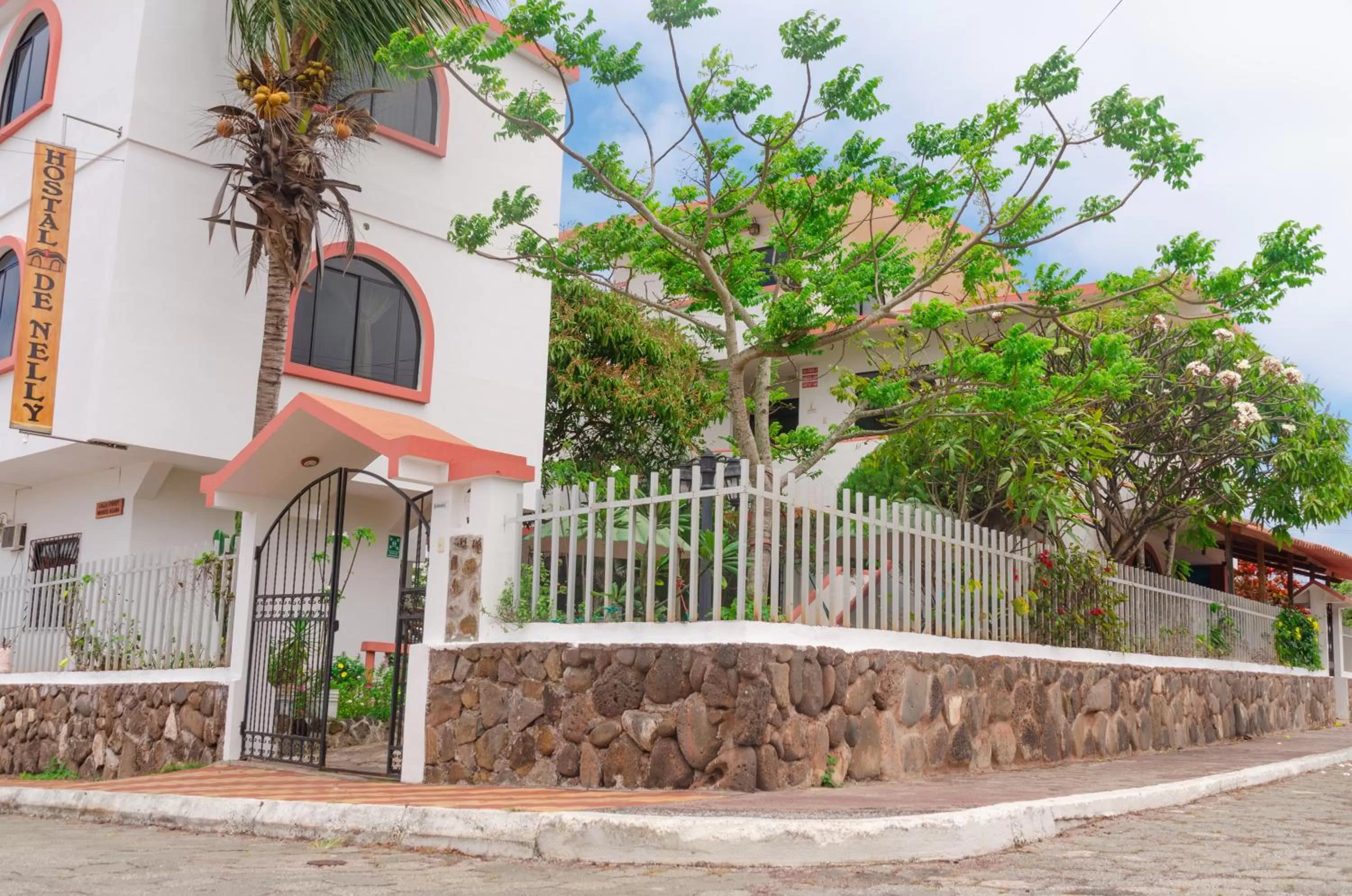 Property building in Casa de Nelly