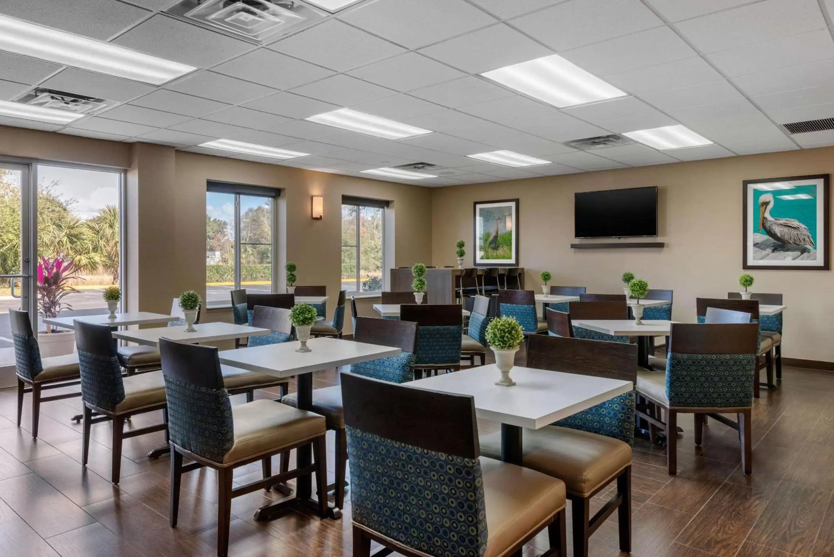 Restaurant/Places to Eat in Comfort Inn & Suites Wildwood – The Villages