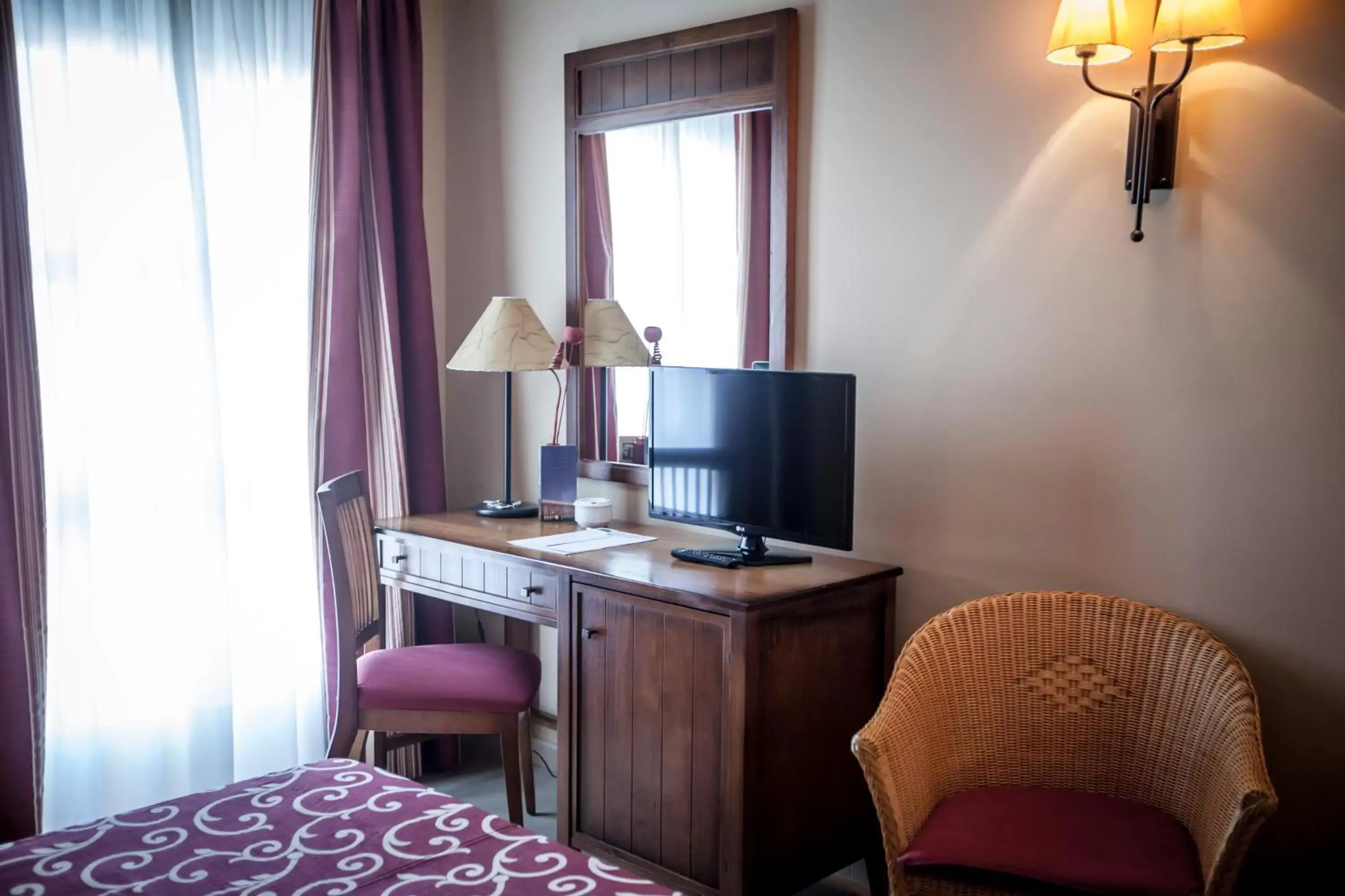 Decorative detail, TV/Entertainment Center in Gran Hotel Ciudad Del Sur