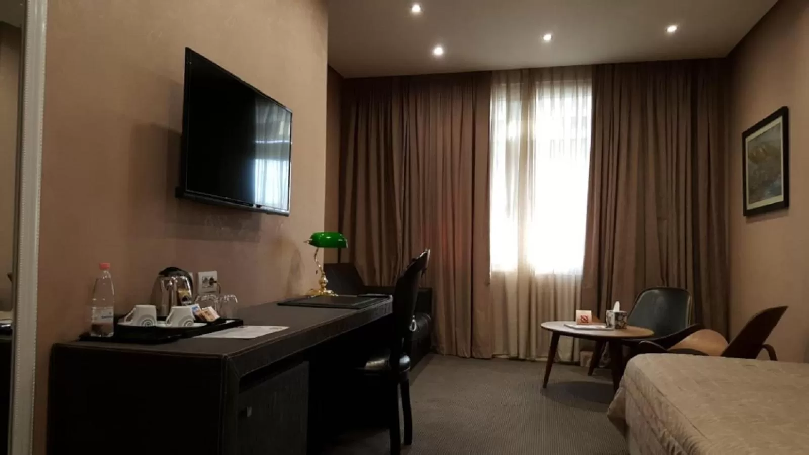 Bathroom, Bed in La Bohème Hotel