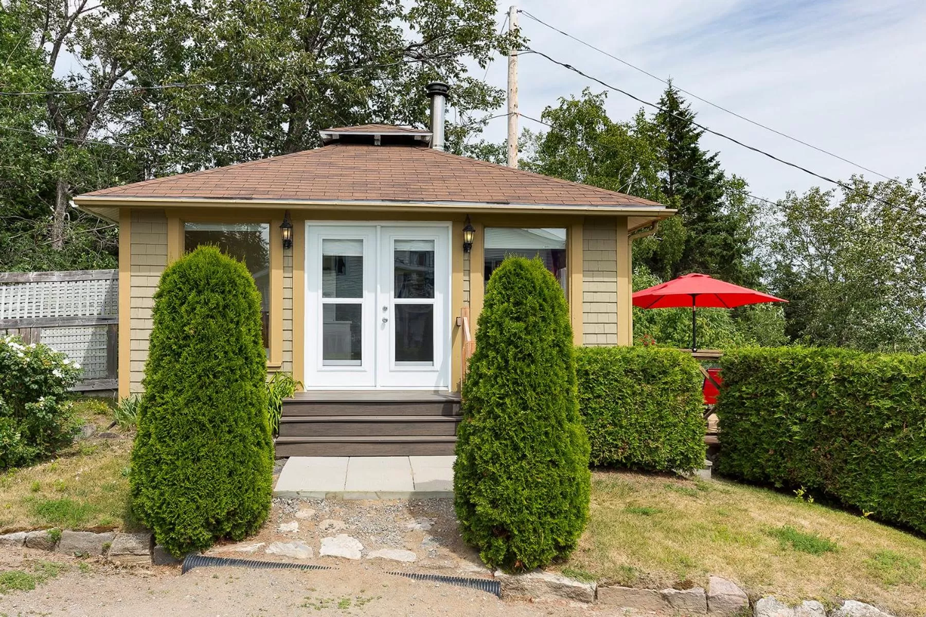 Facade/entrance in Auberge Fleurs de Lune