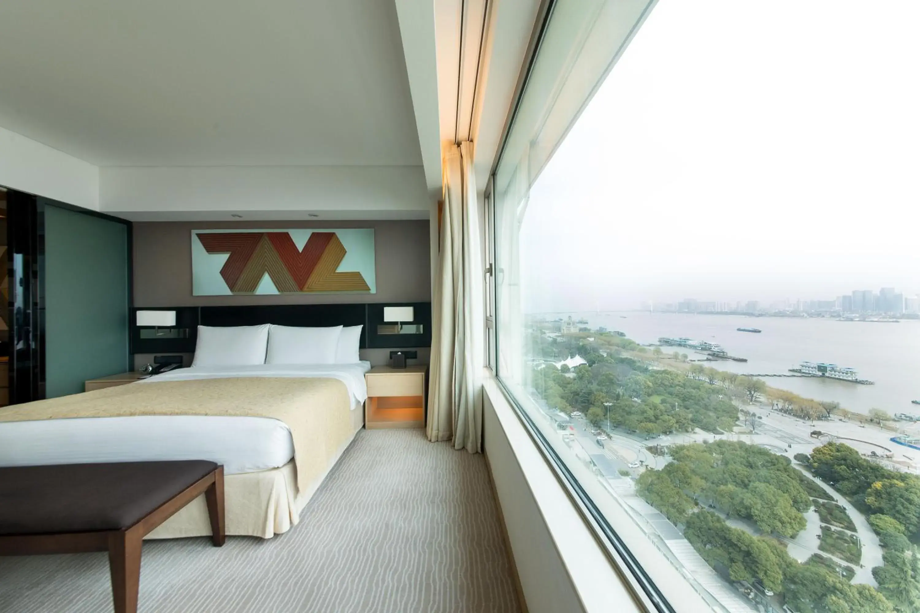 Property building, Bed in Marco Polo Wuhan Hotel