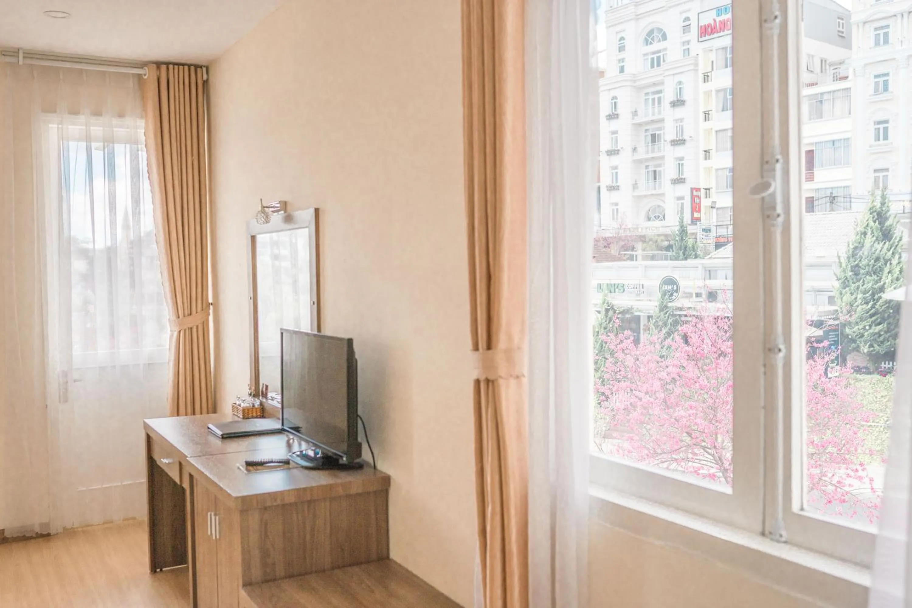 TV and multimedia in Nice Dream Hotel