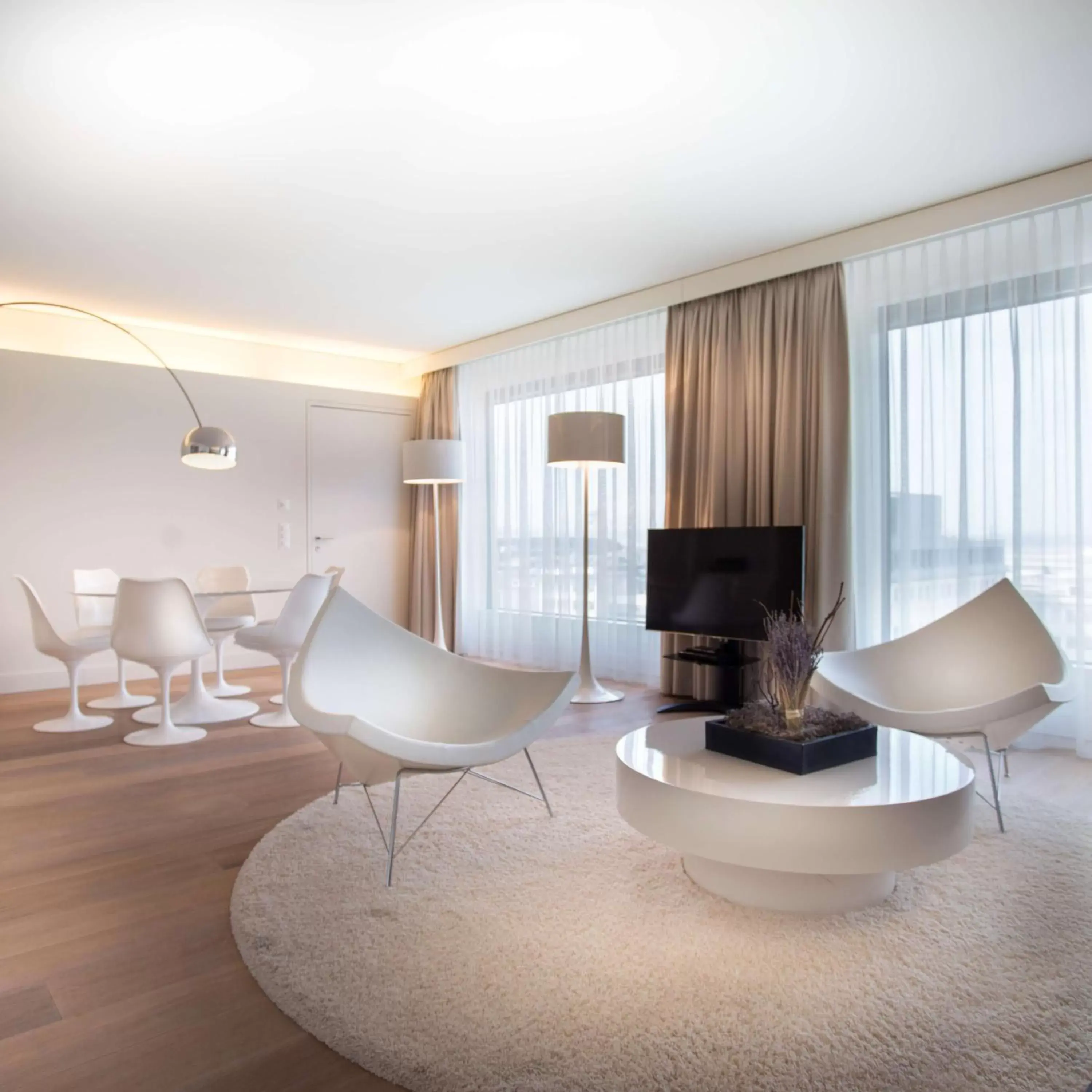 Living room, Seating Area in Radisson Blu Hotel Zurich Airport