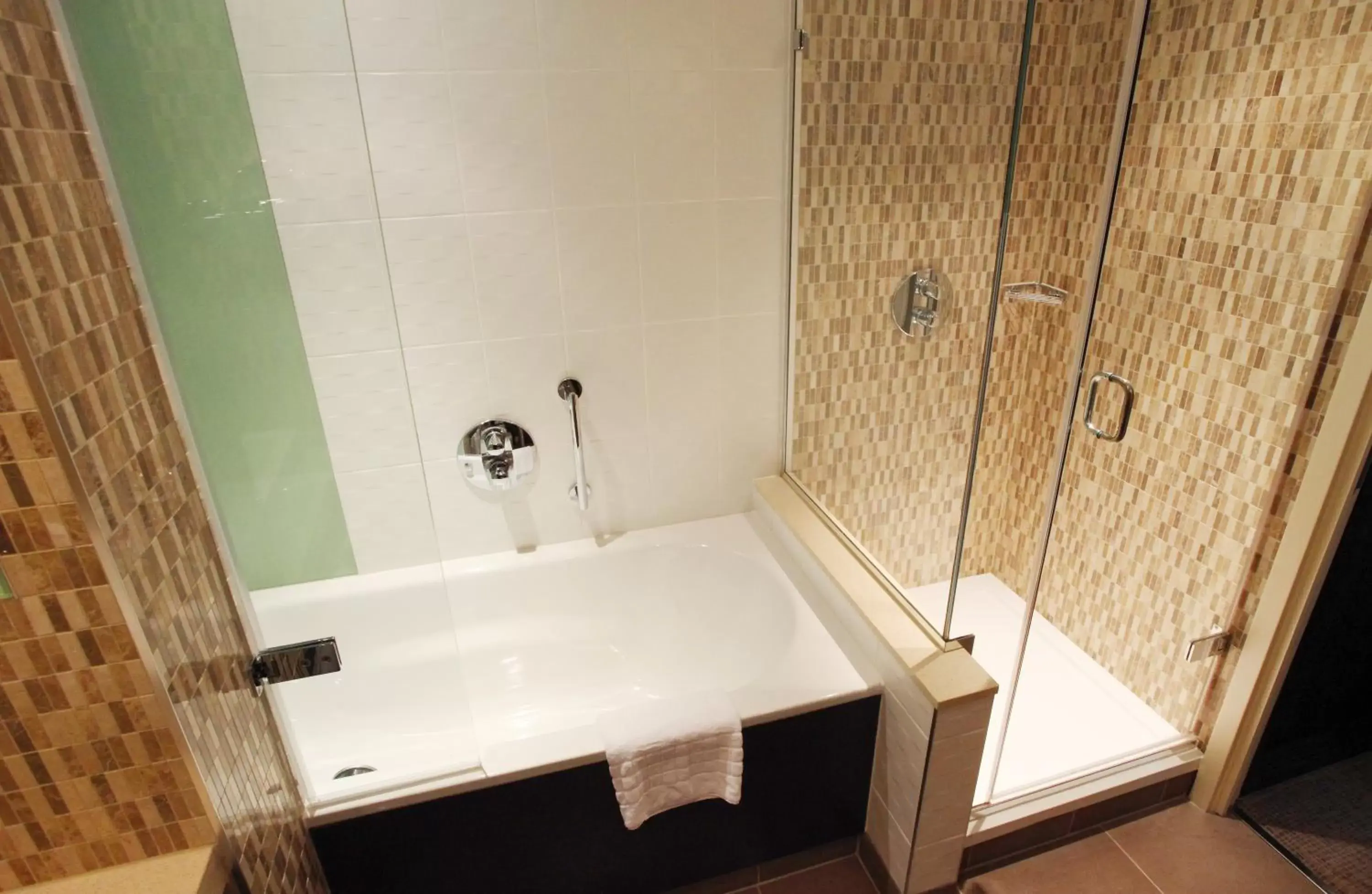 Bathroom in Crowne Plaza Reading Bathroom in Crowne Plaza Reading