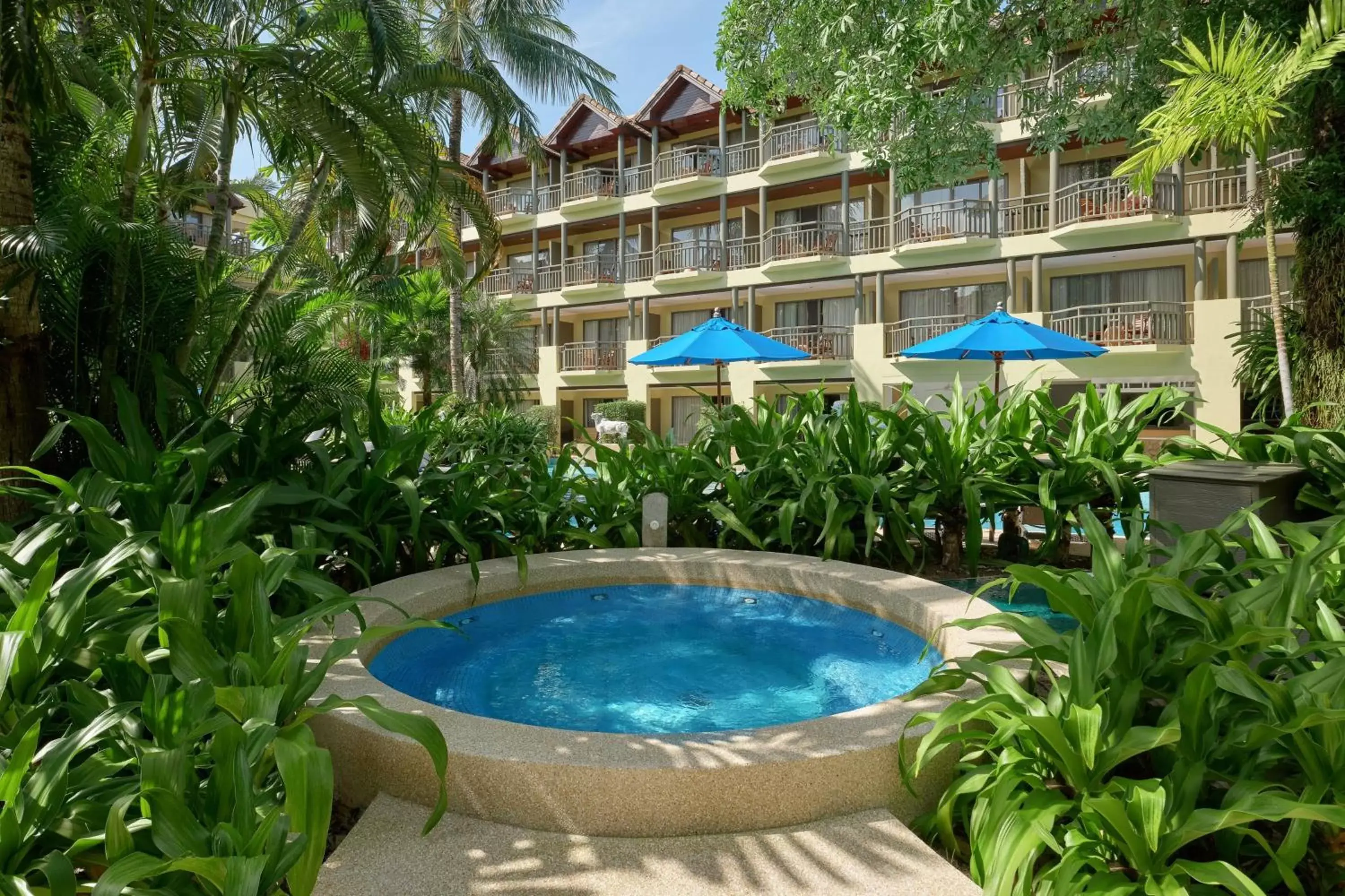 Swimming Pool in Phuket Marriott Resort & Spa, Merlin Beach