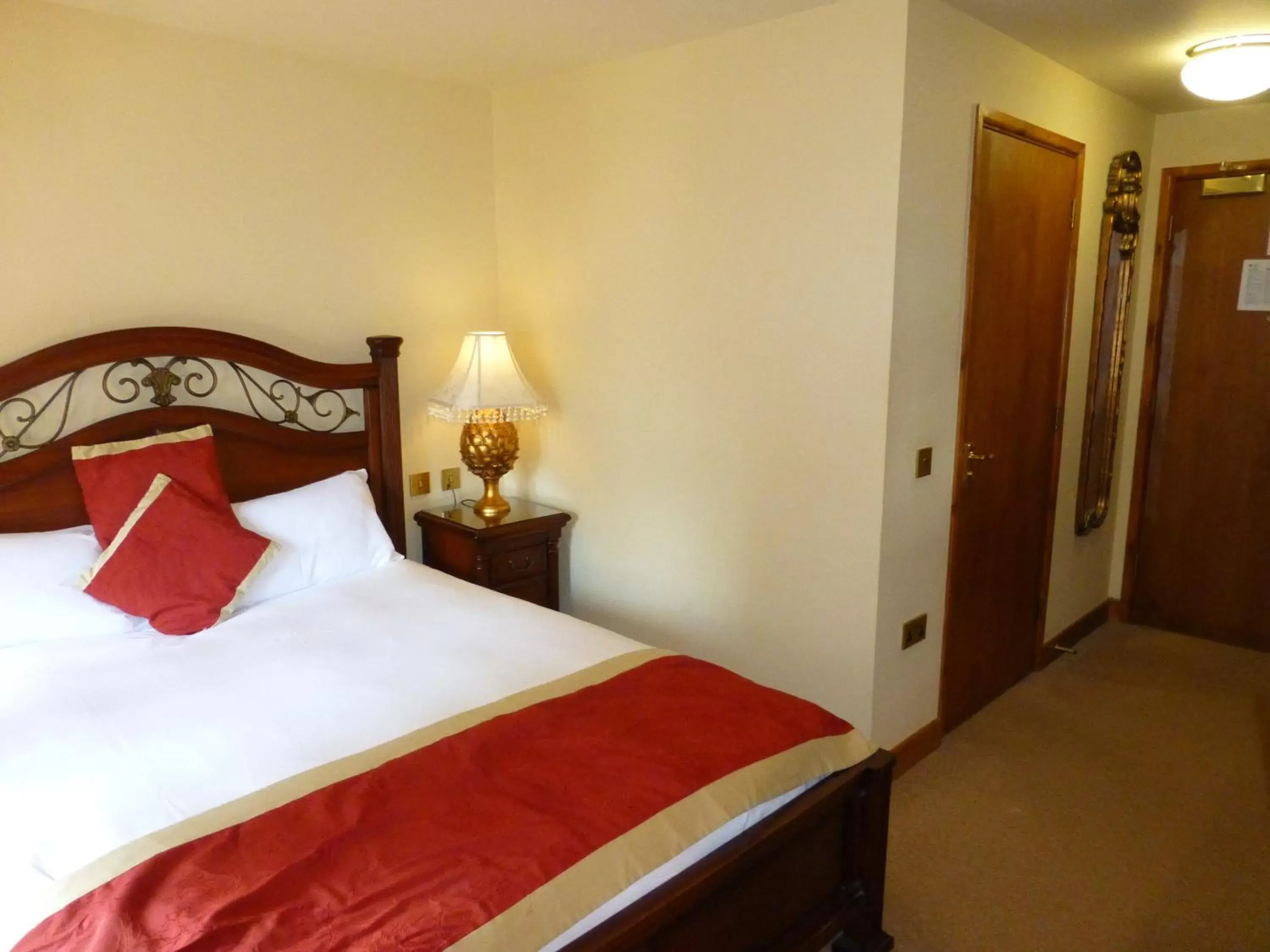  Double Room in Camden Arms Hotel