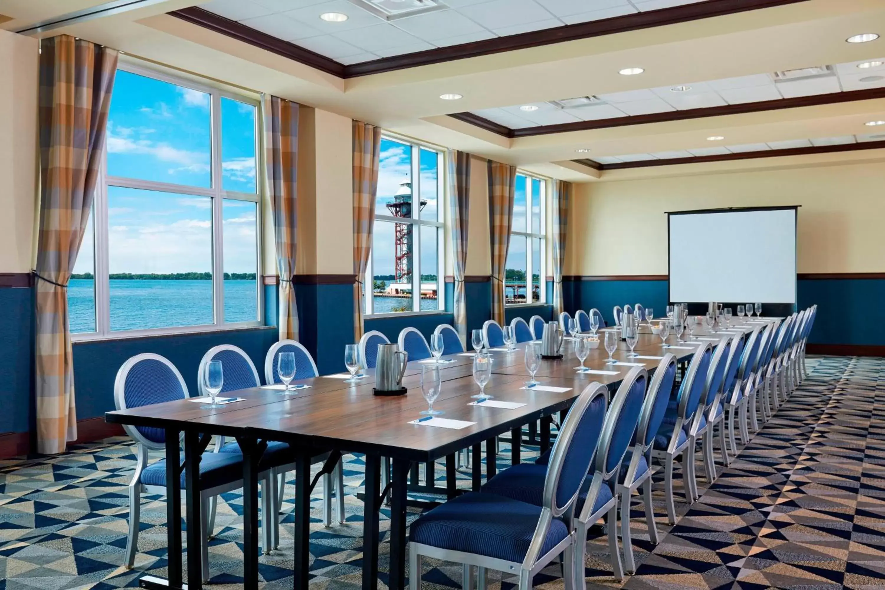 Meeting/conference room in Sheraton Erie Bayfront Hotel