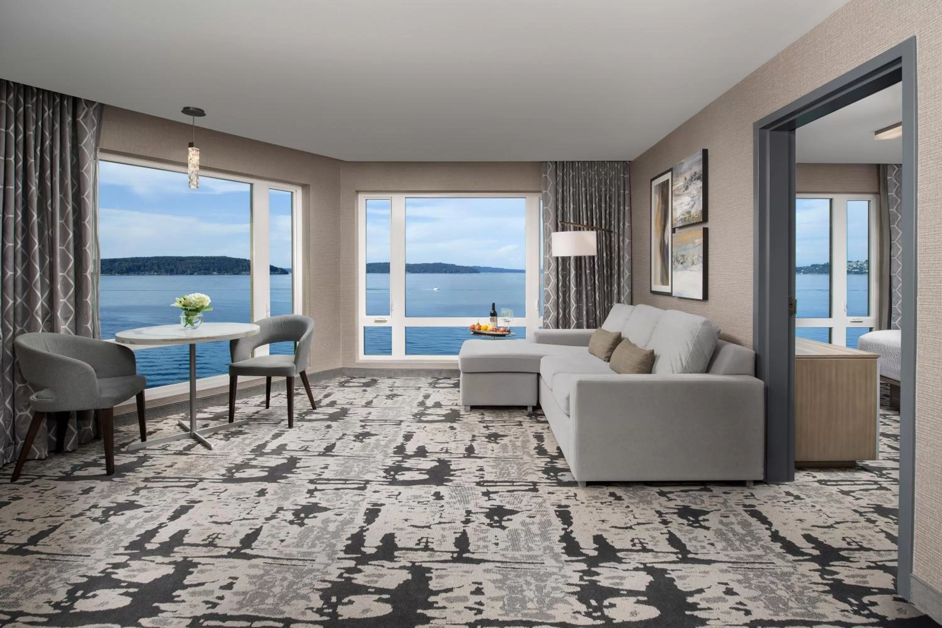 Living room, Seating Area in Silver Cloud Hotel Tacoma at Point Ruston Waterfront