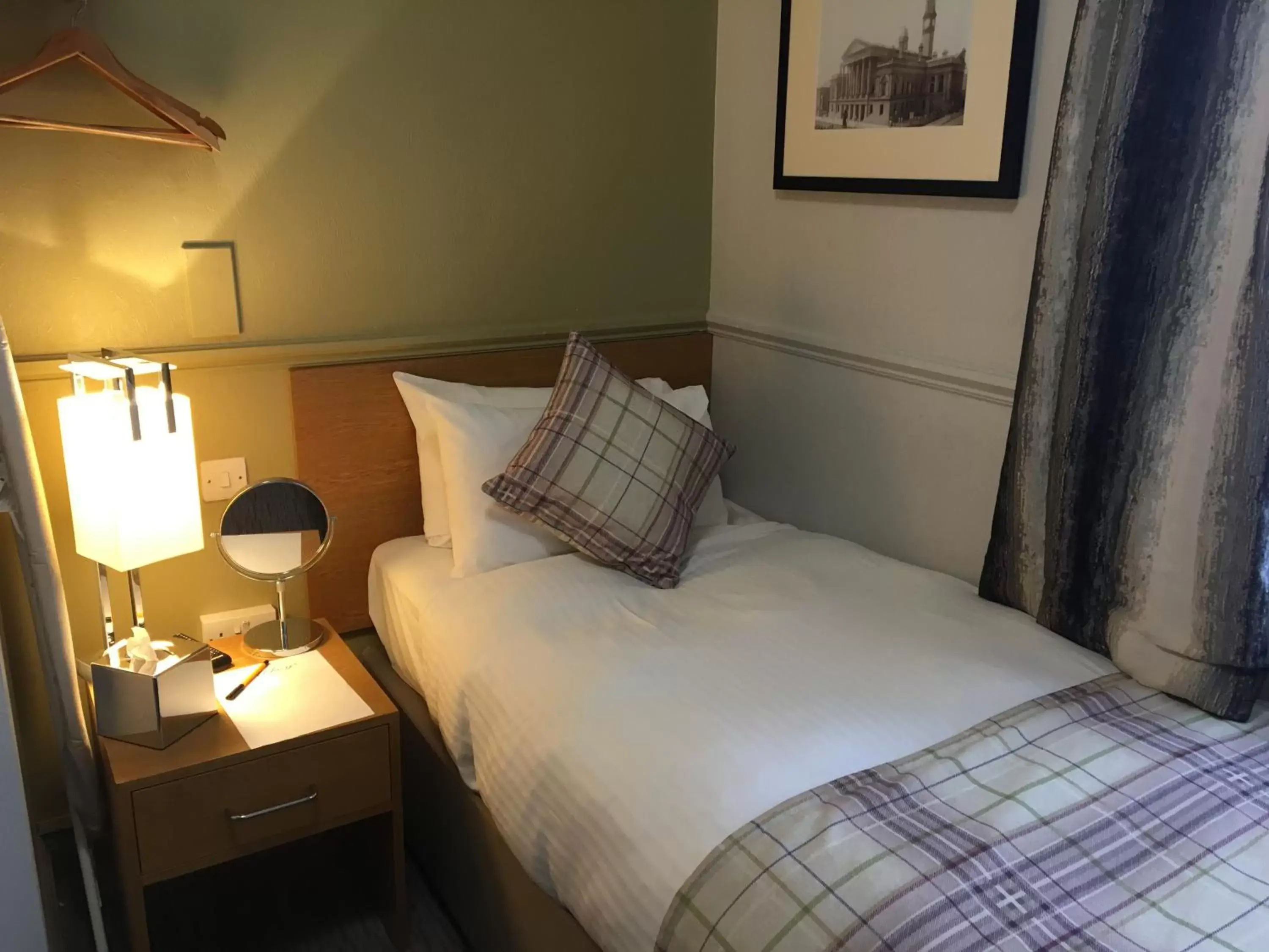 Bed in The Abbey Inn