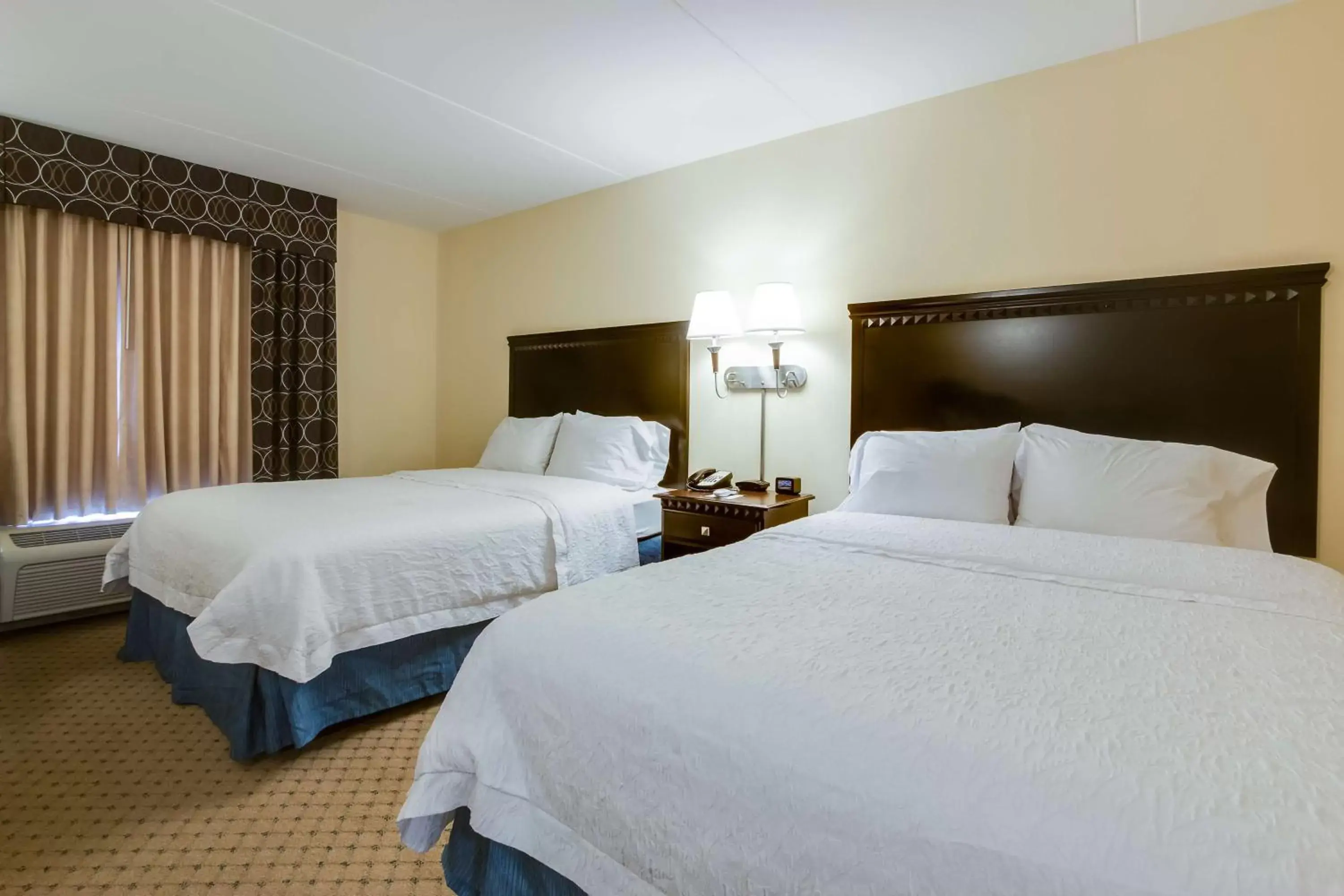 Bed in Hampton Inn & Suites Mount Juliet