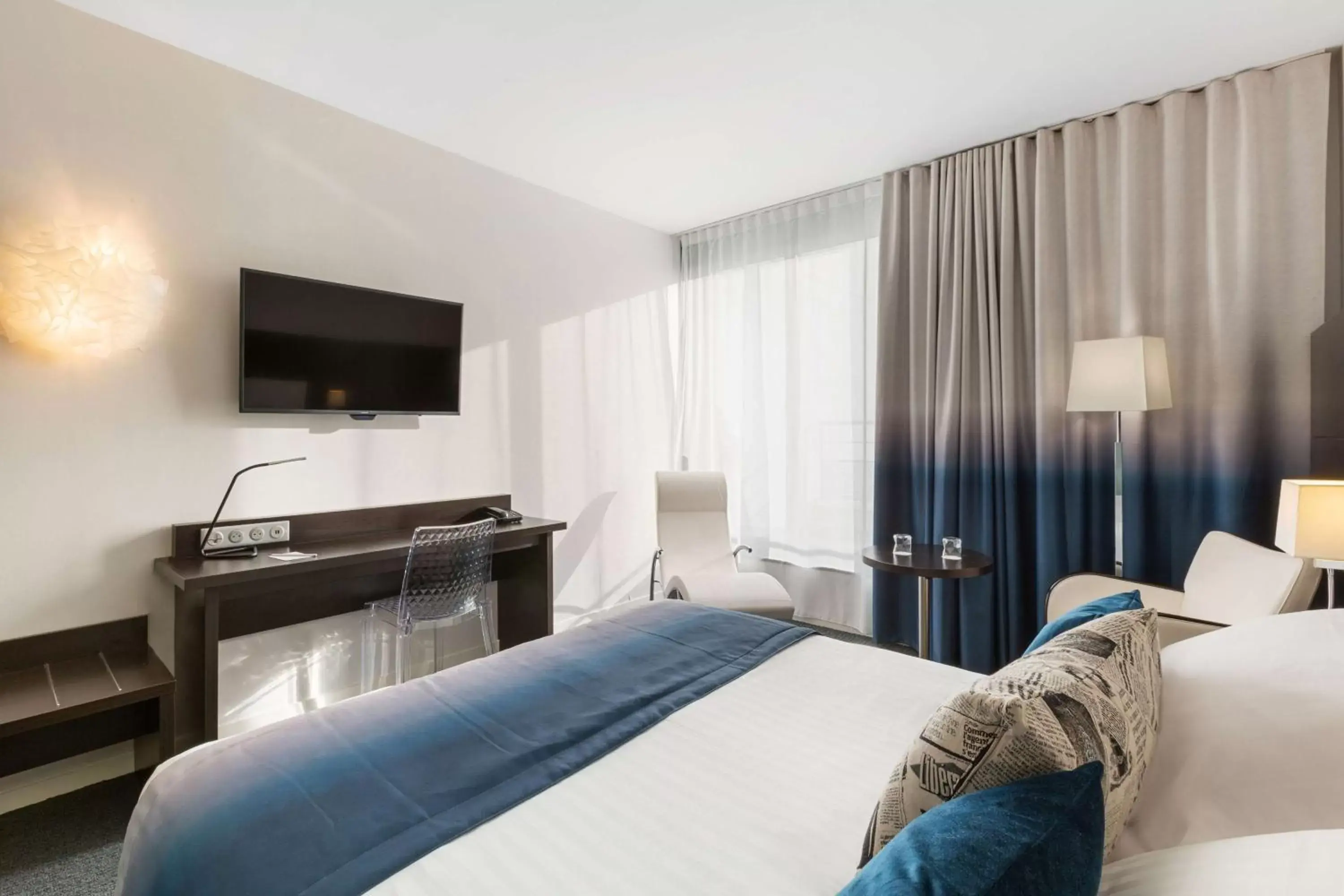 Bedroom, Bed in Best Western Plus Europe Hôtel Brest
