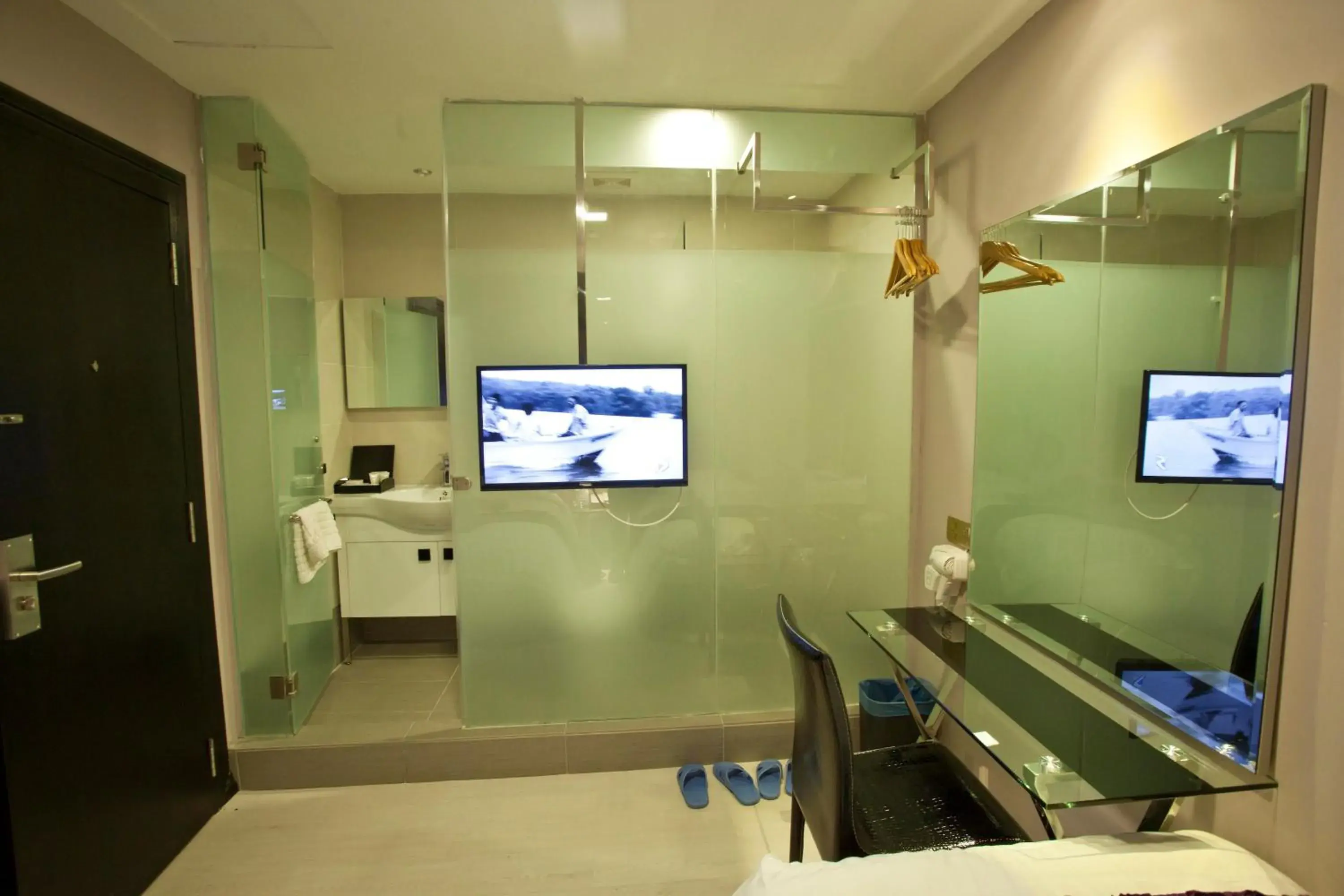 Spa and wellness centre/facilities, TV/Entertainment Center in Euro+ Hotel Johor Bahru