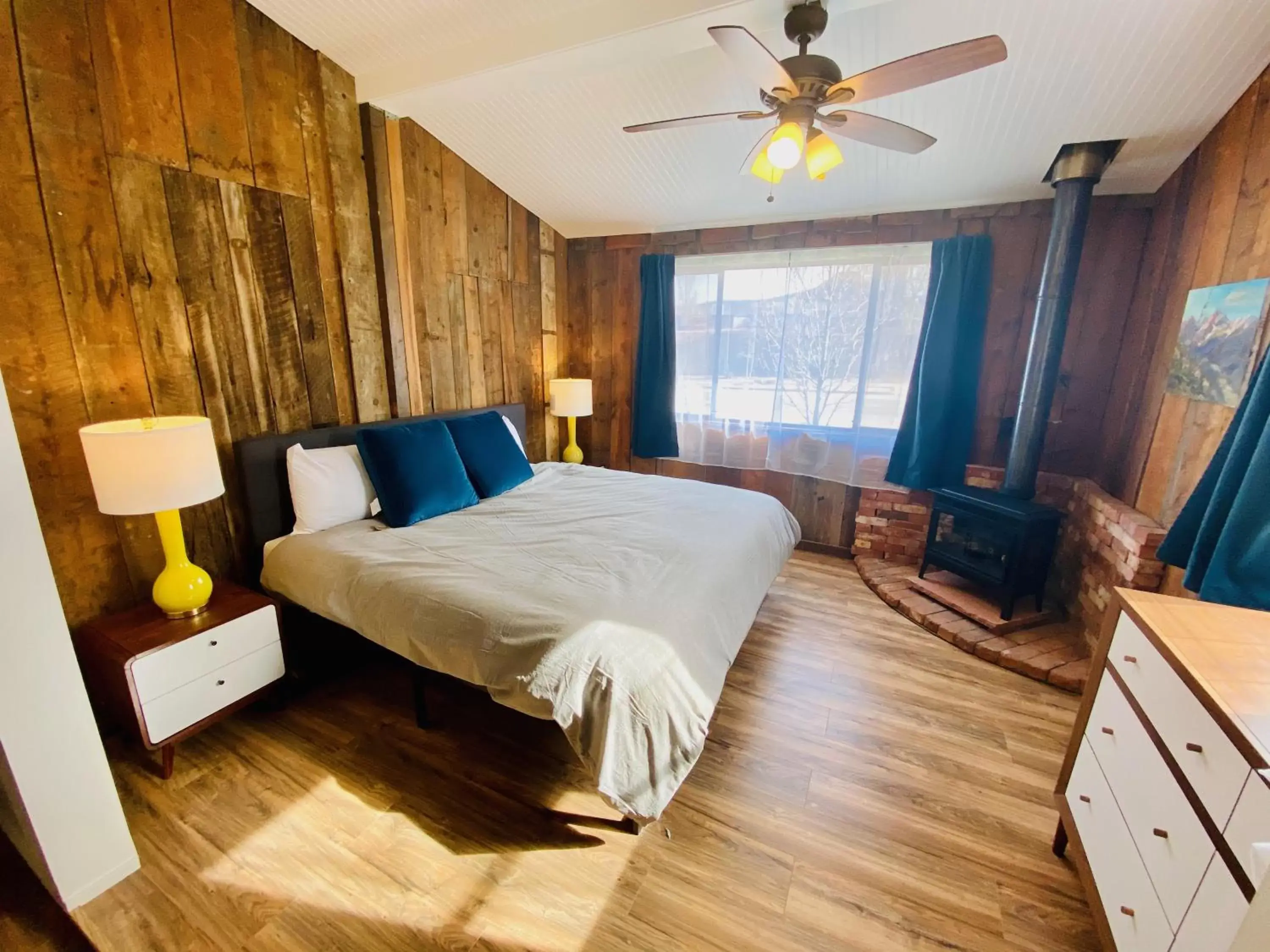 Bedroom in A-Lodge Lyons