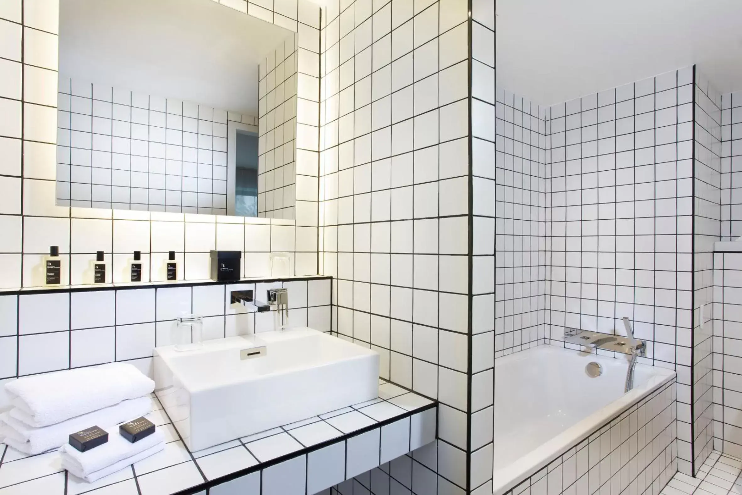 Bathroom in La Maison Champs Elysées