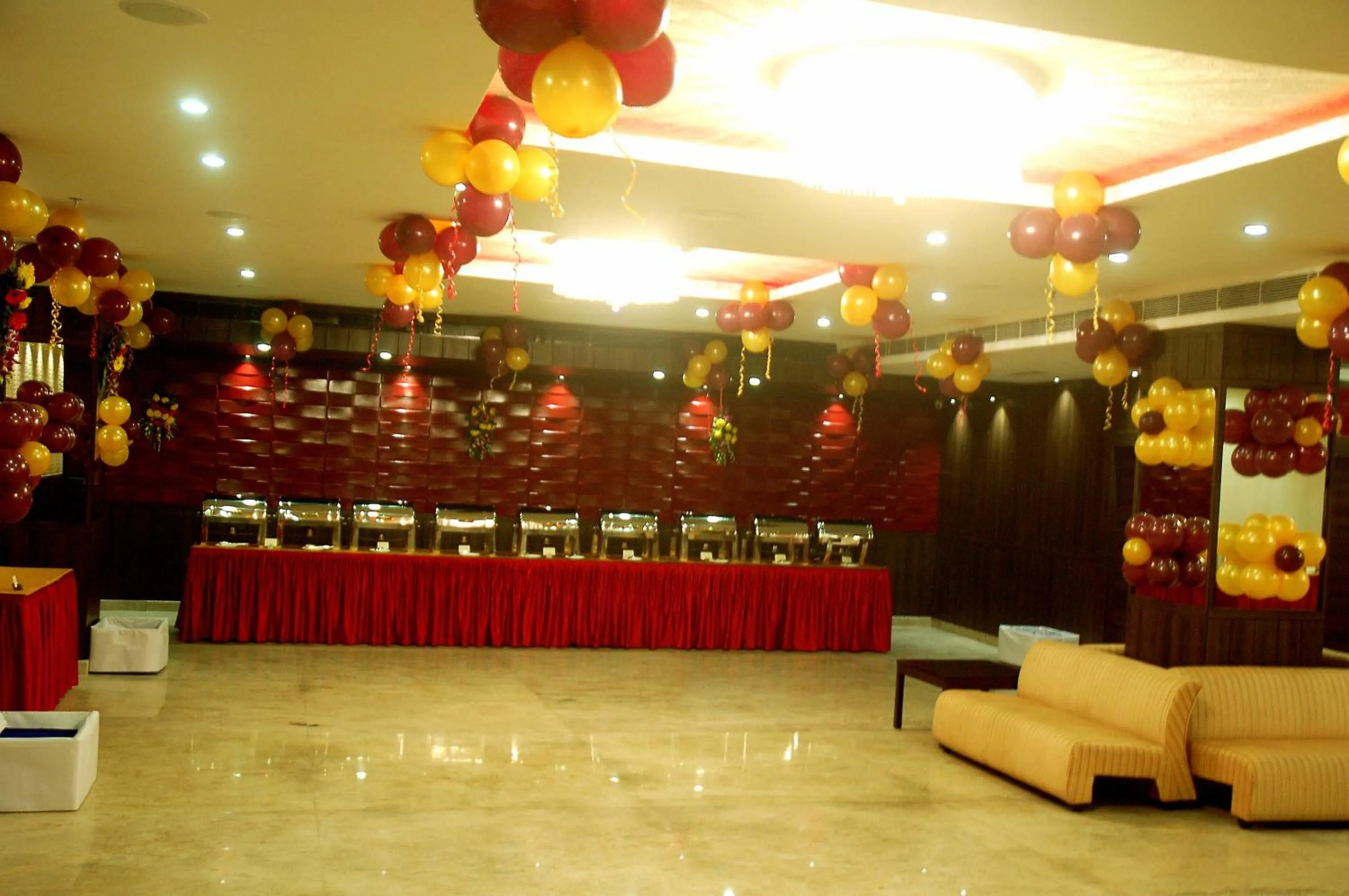 Restaurant/places to eat in Hotel JIVA