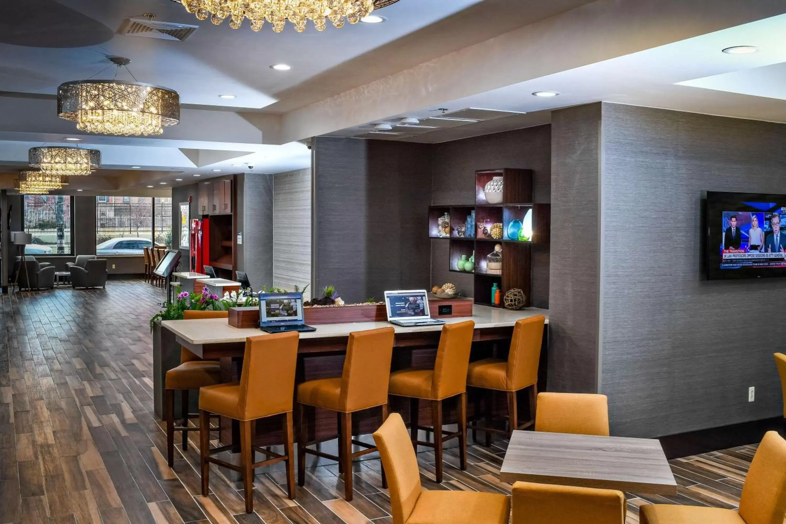 On site, Restaurant/Places to Eat in Best Western Plus Philadelphia Convention Center Hotel