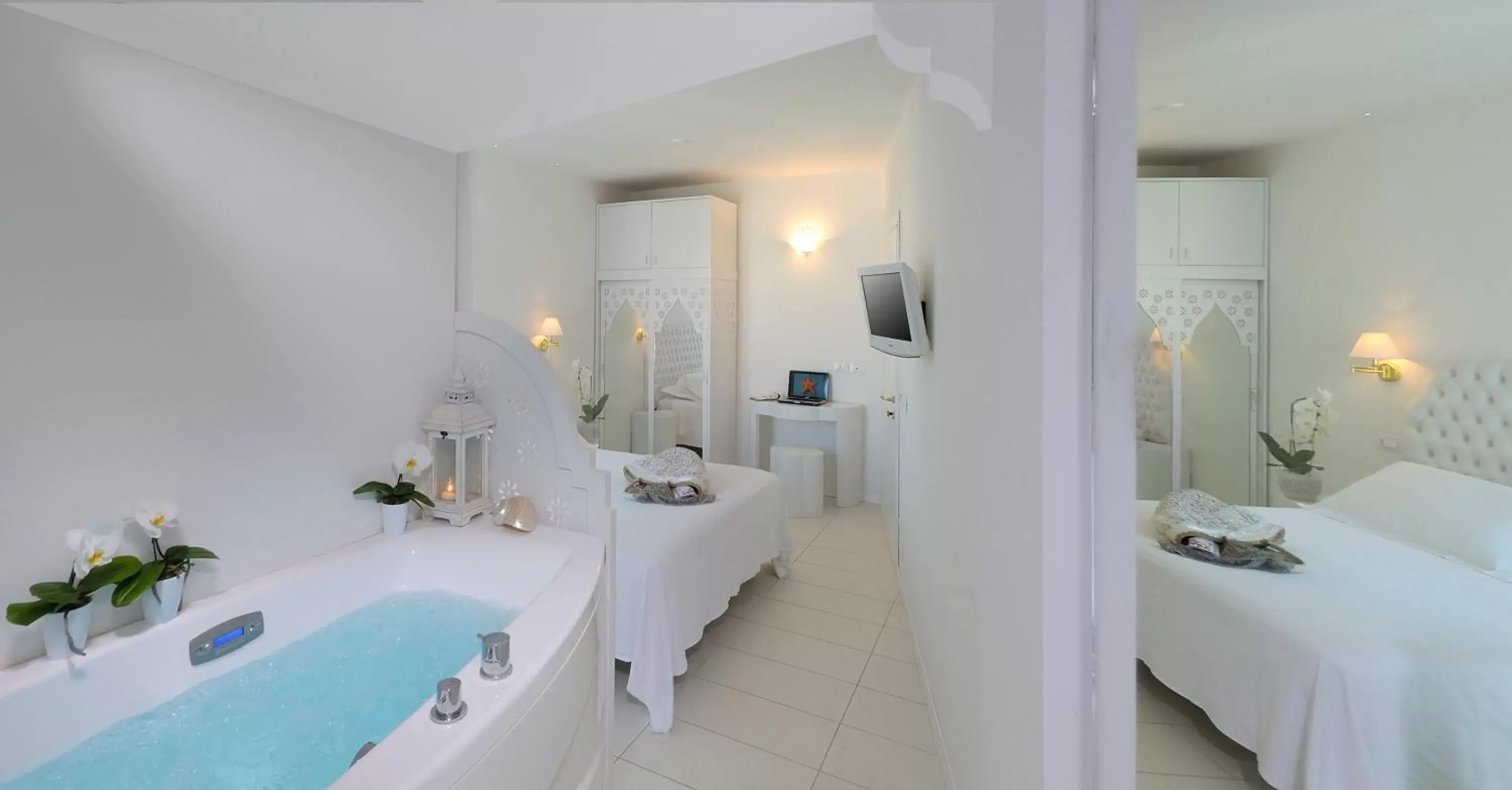 Photo of the whole room, Bathroom in Hotel Al Cavallino Bianco