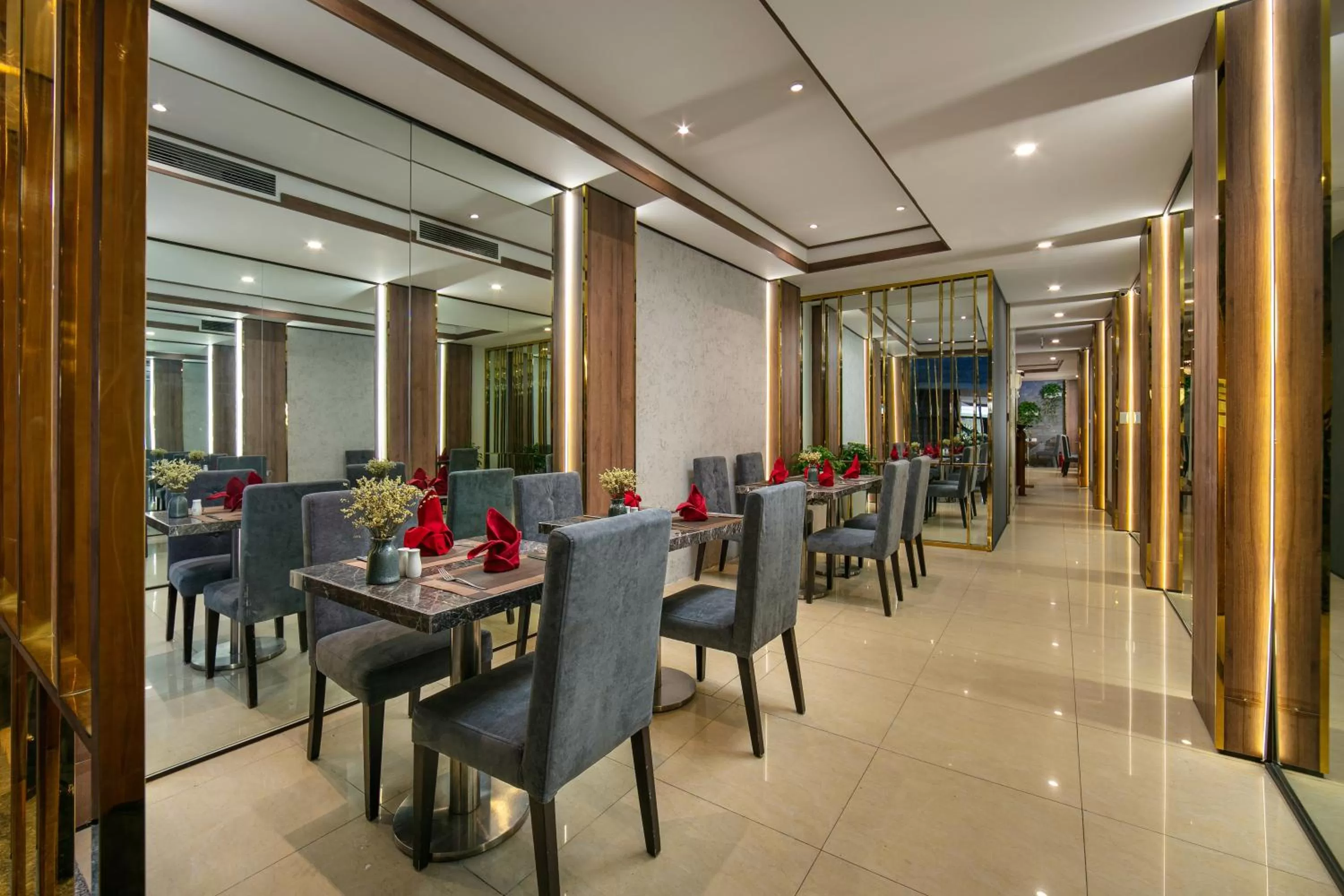 Restaurant/places to eat in Hanoi La Palm Premier Hotel & Spa