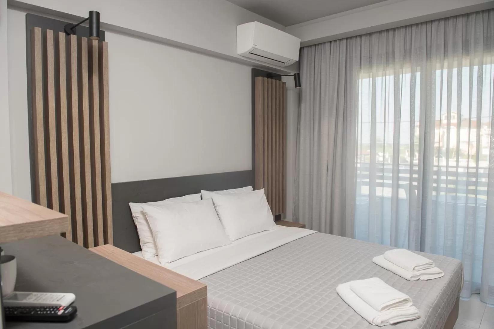 Double or Twin Room with Balcony in Elizabeth Queen Luxury Rooms