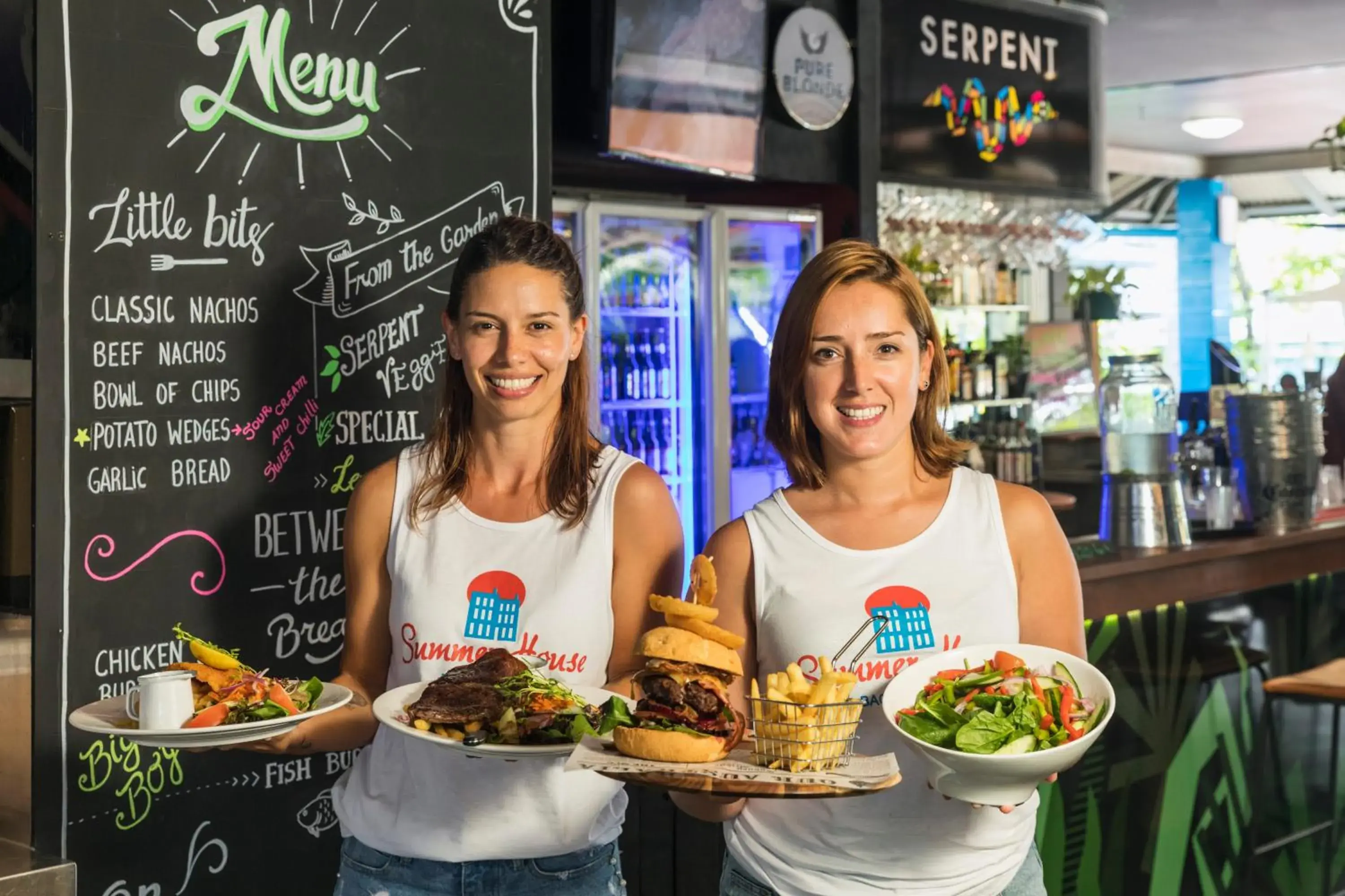 Food and drinks in Summer House Backpackers Cairns