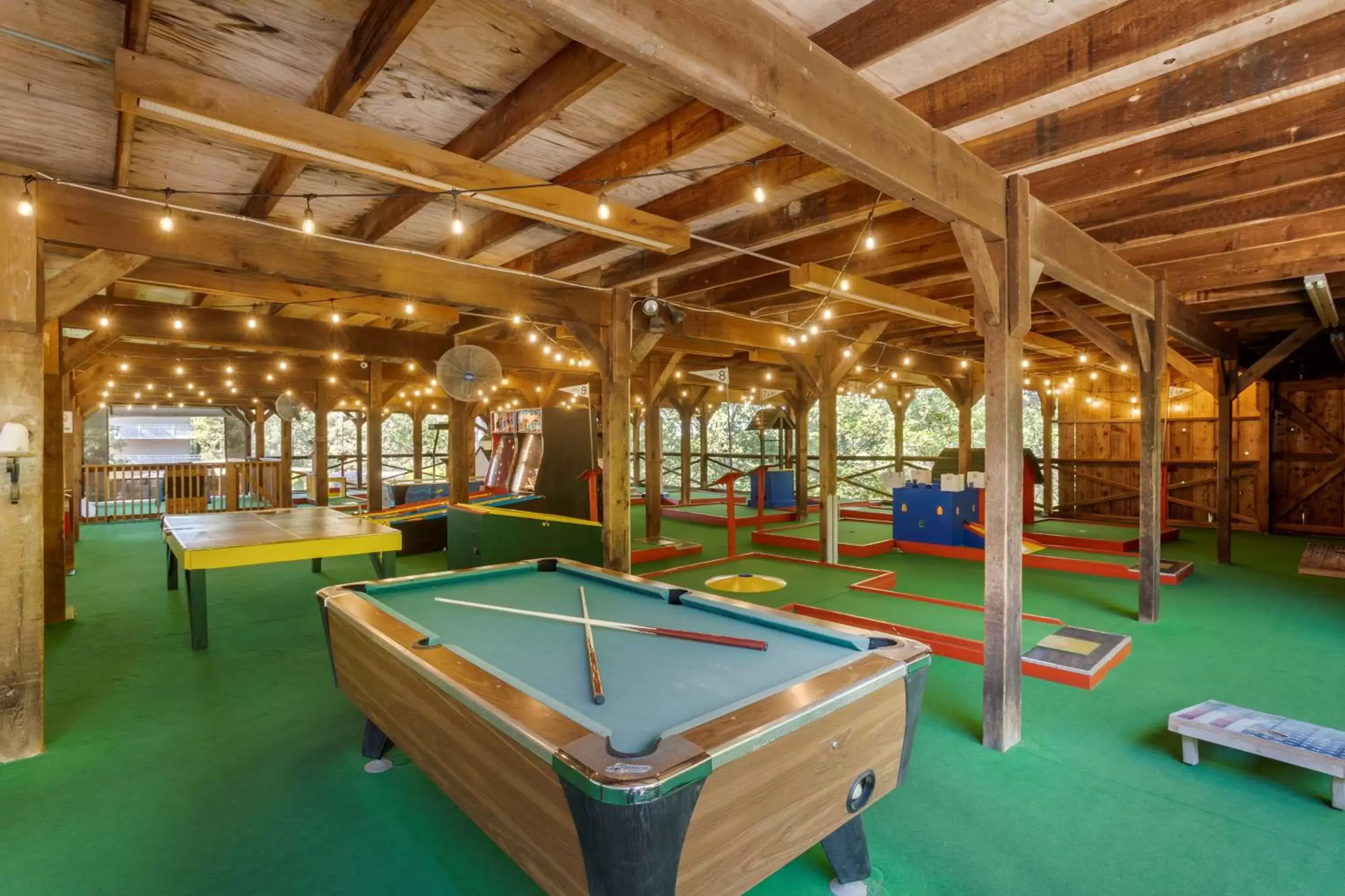 Property building, Billiards in Best Western Inn of the Ozarks