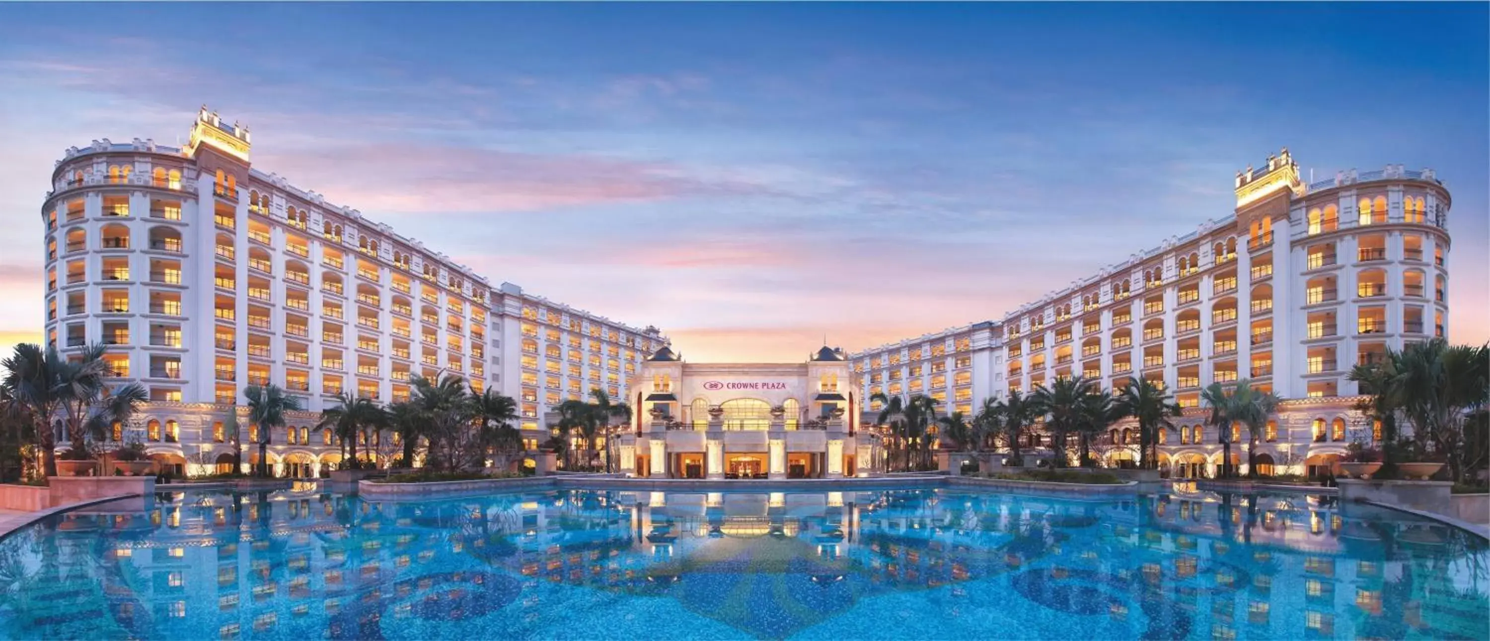 Property building, Swimming Pool in Crowne Plaza Resort Sanya Bay, an IHG Hotel