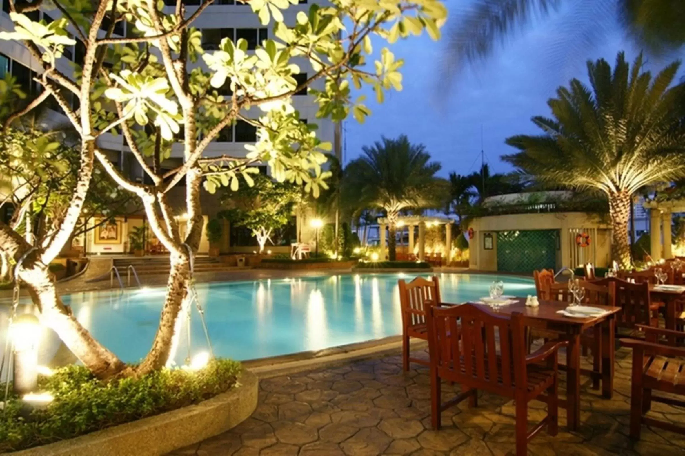 Swimming Pool in Grand Diamond Suites Hotel