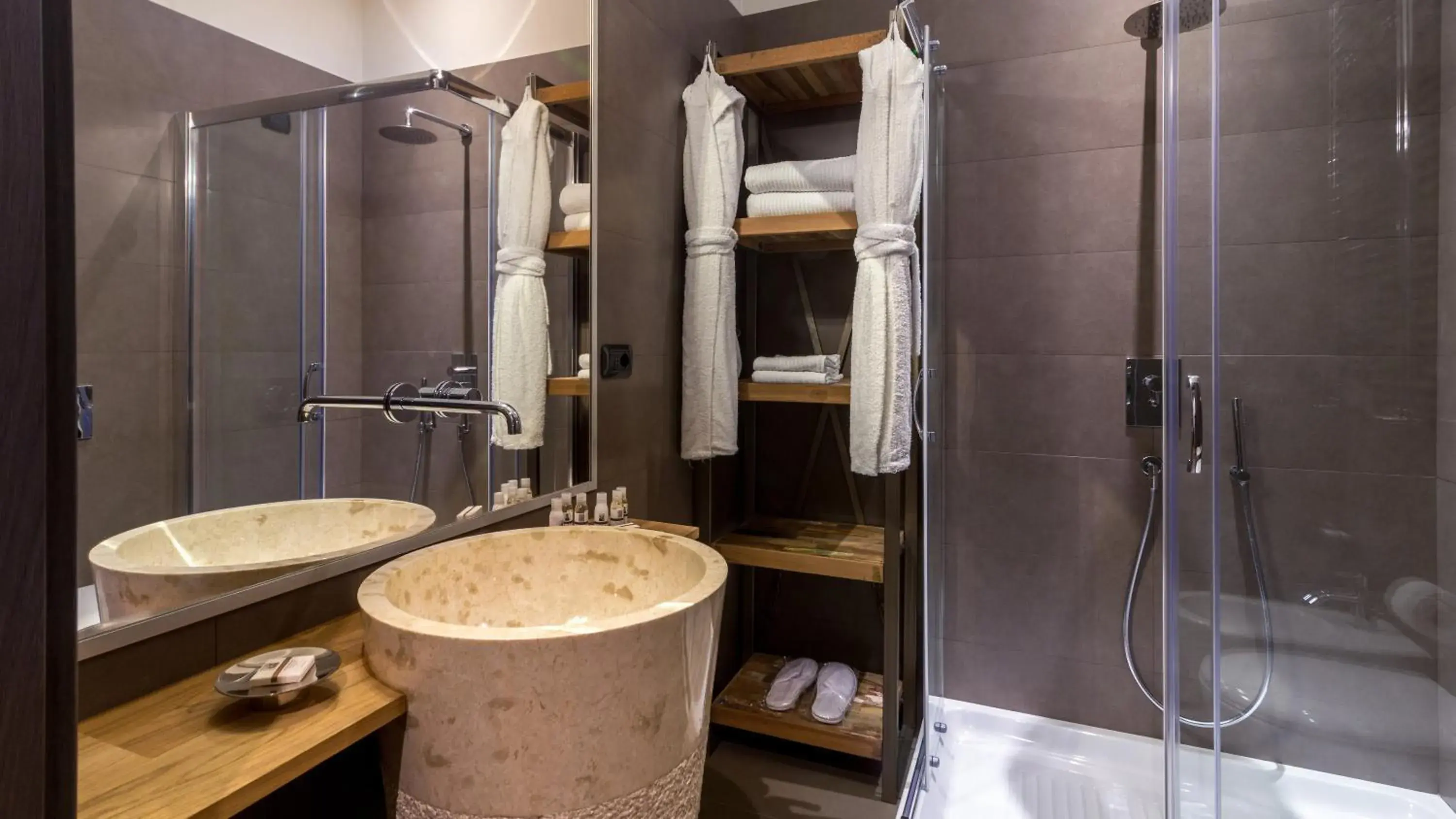 Bathroom in QT Suites Roma