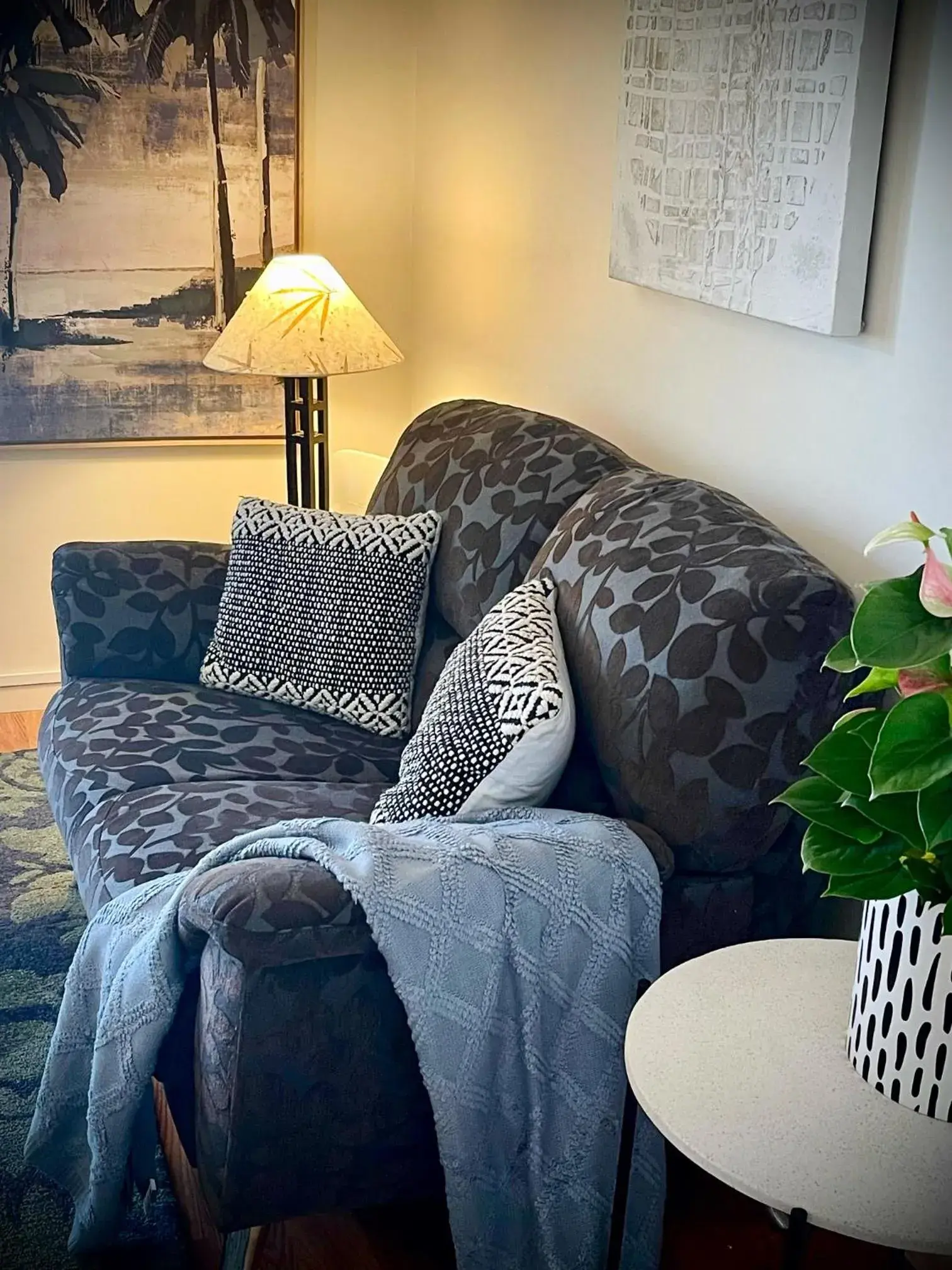 Seating Area in Captains Retreat Apartments and Cottages