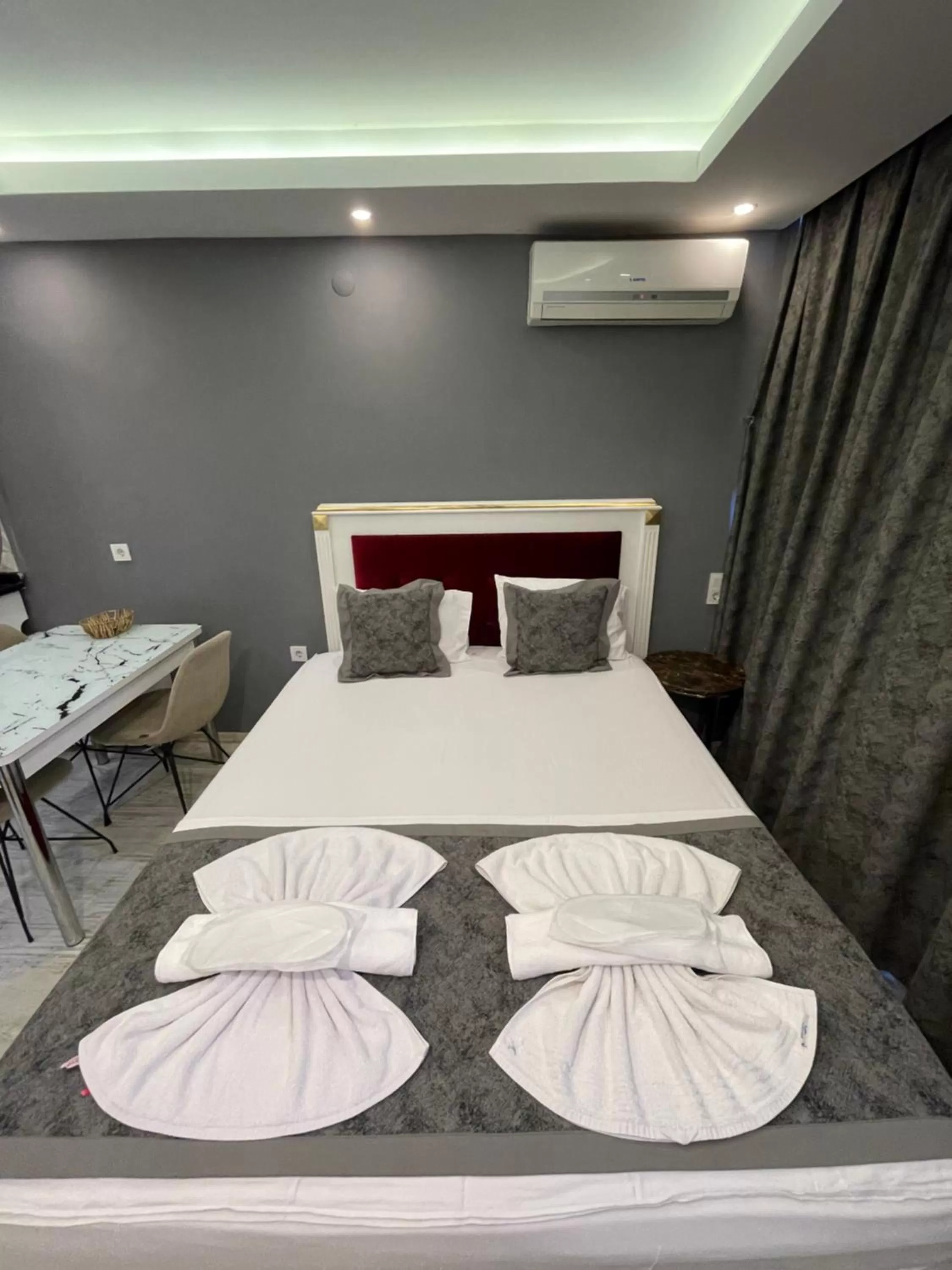 Bed in Arat Apartments