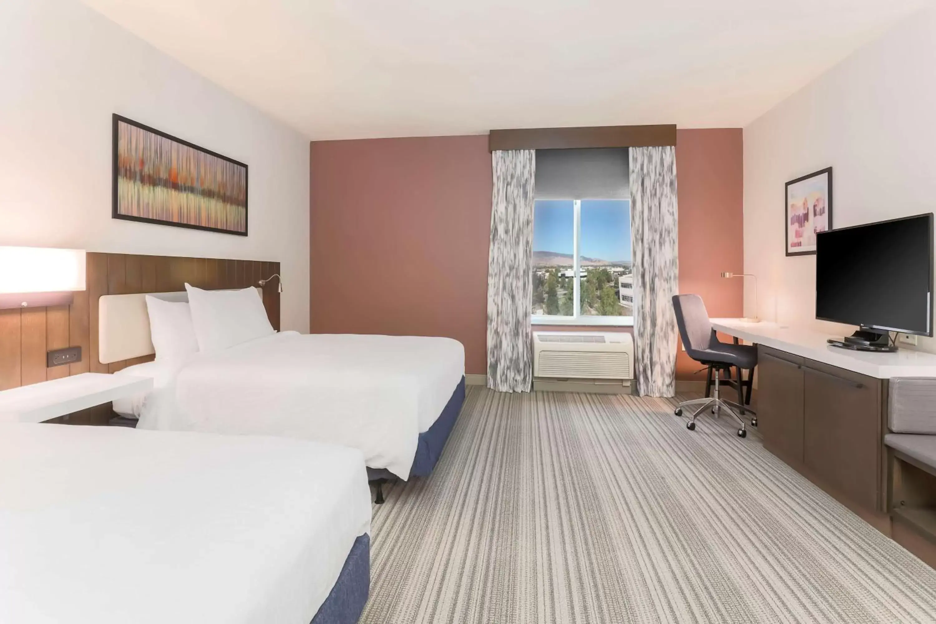 Bedroom in Hilton Garden Inn Reno
