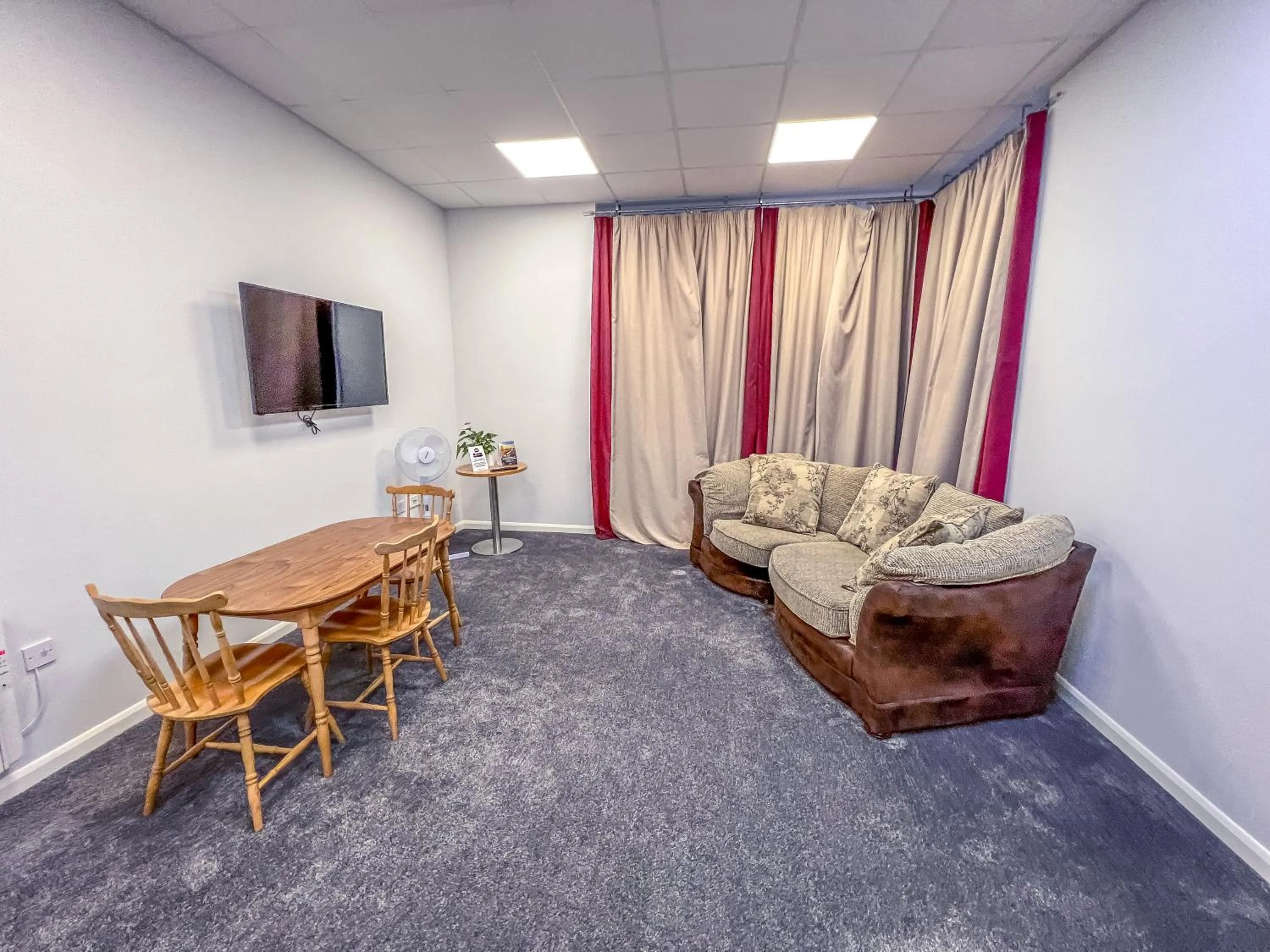 Living room in County Hall Apartment Hotel