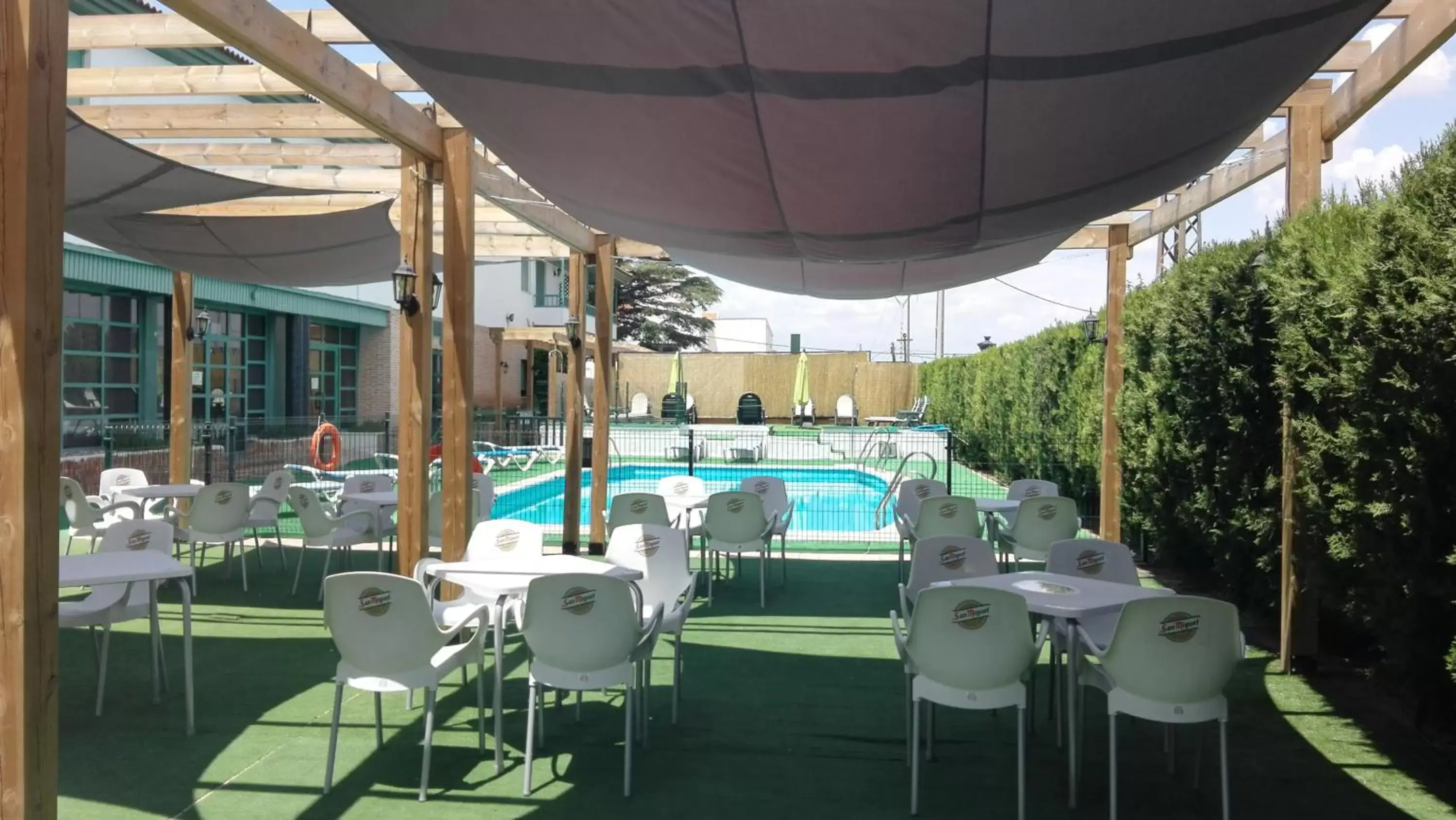 Swimming pool, Restaurant/Places to Eat in Hotel Almagro