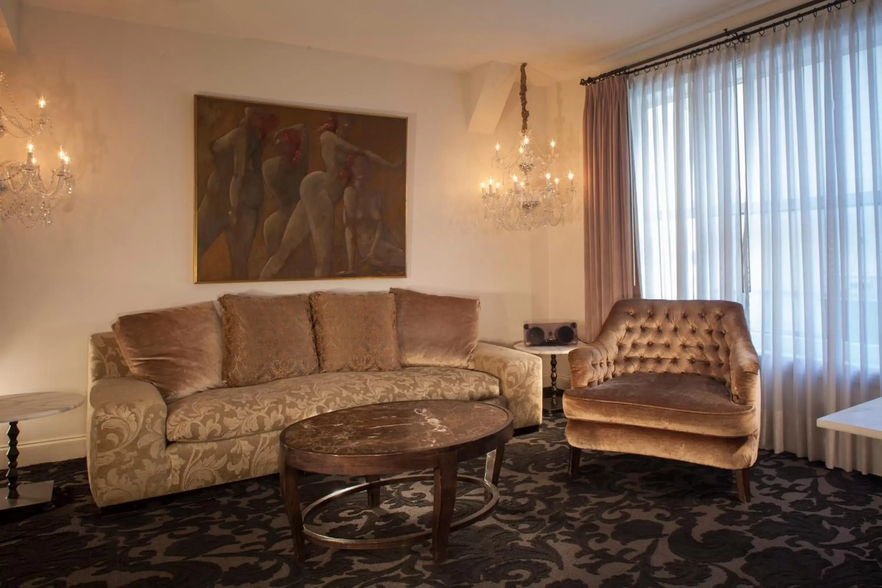 Deluxe King Suite in International House Hotel Deluxe King Suite in International House Hotel