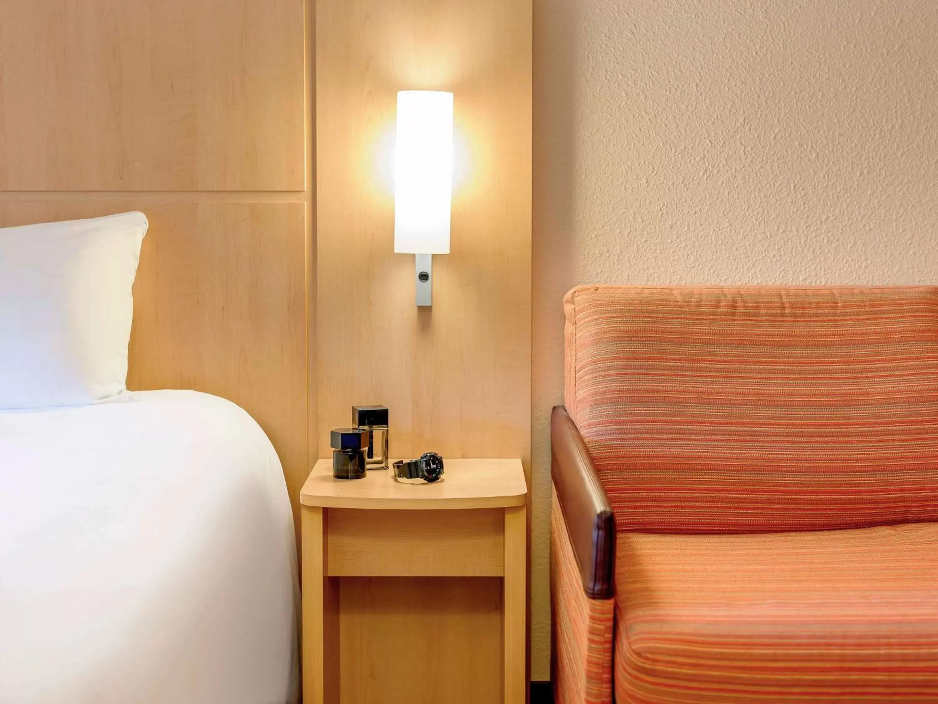 Photo of the whole room, Bed in ibis Konstanz Photo of the whole room, Bed in ibis Konstanz