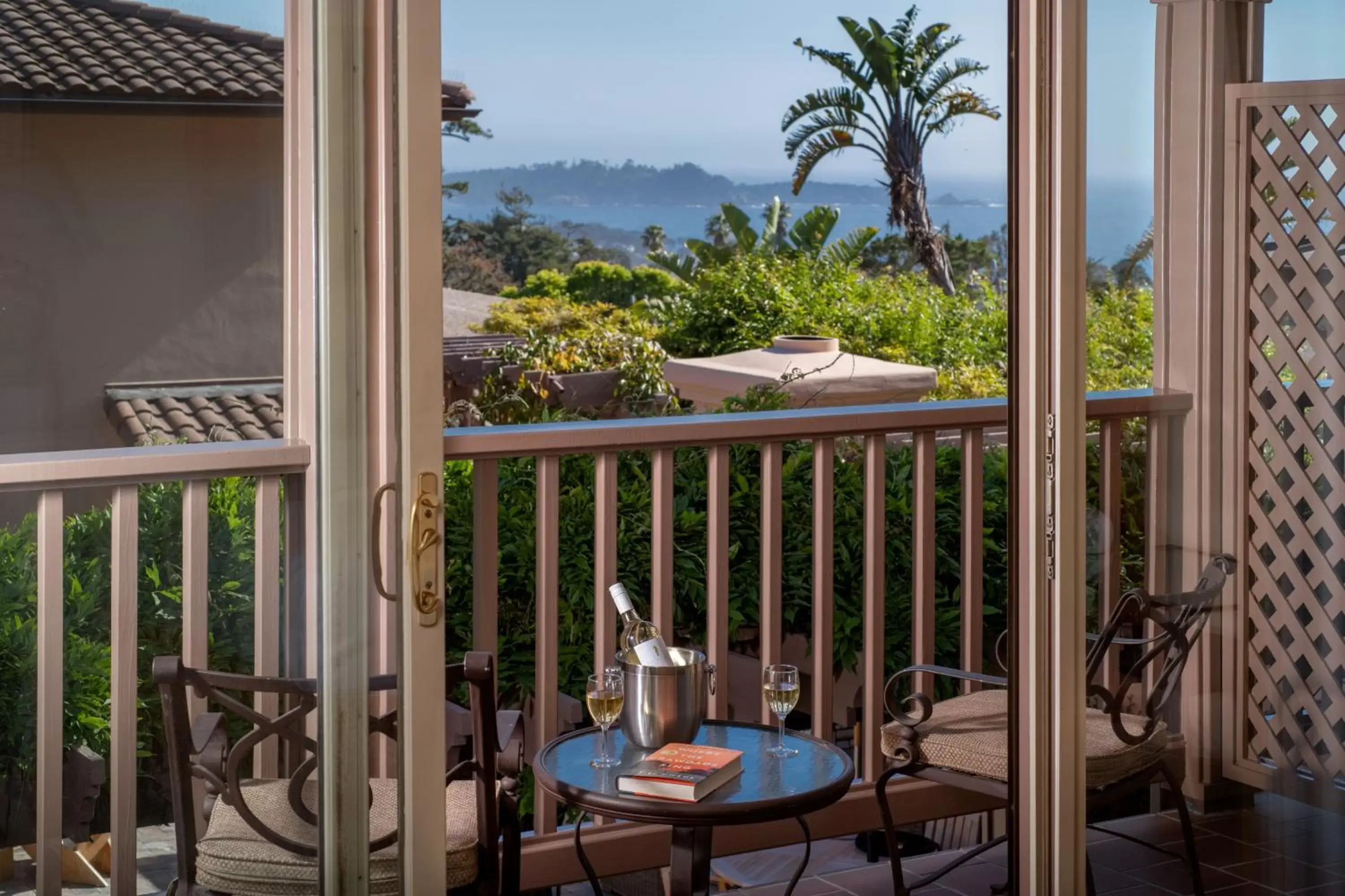 Balcony/Terrace in Horizon Inn & Ocean View Lodge