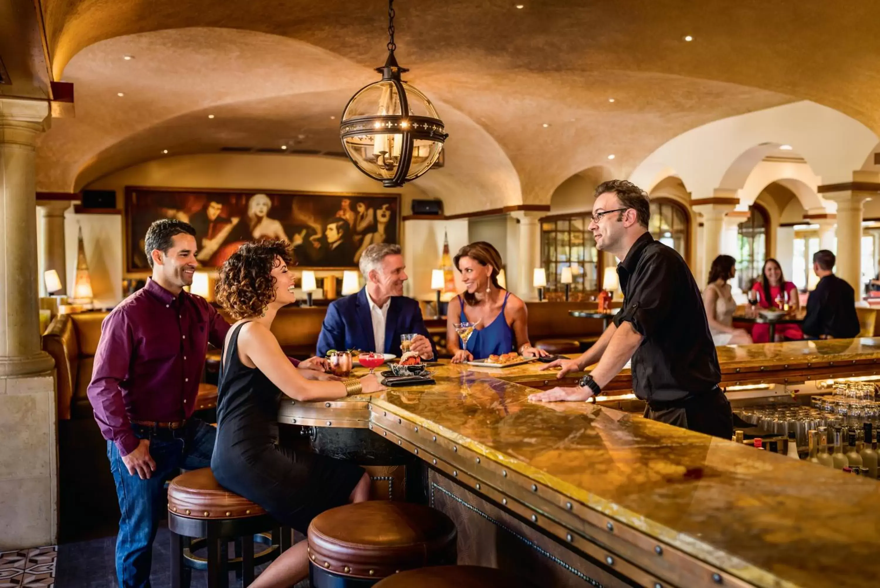 Lounge or bar in Omni Scottsdale Resort & Spa at Montelucia