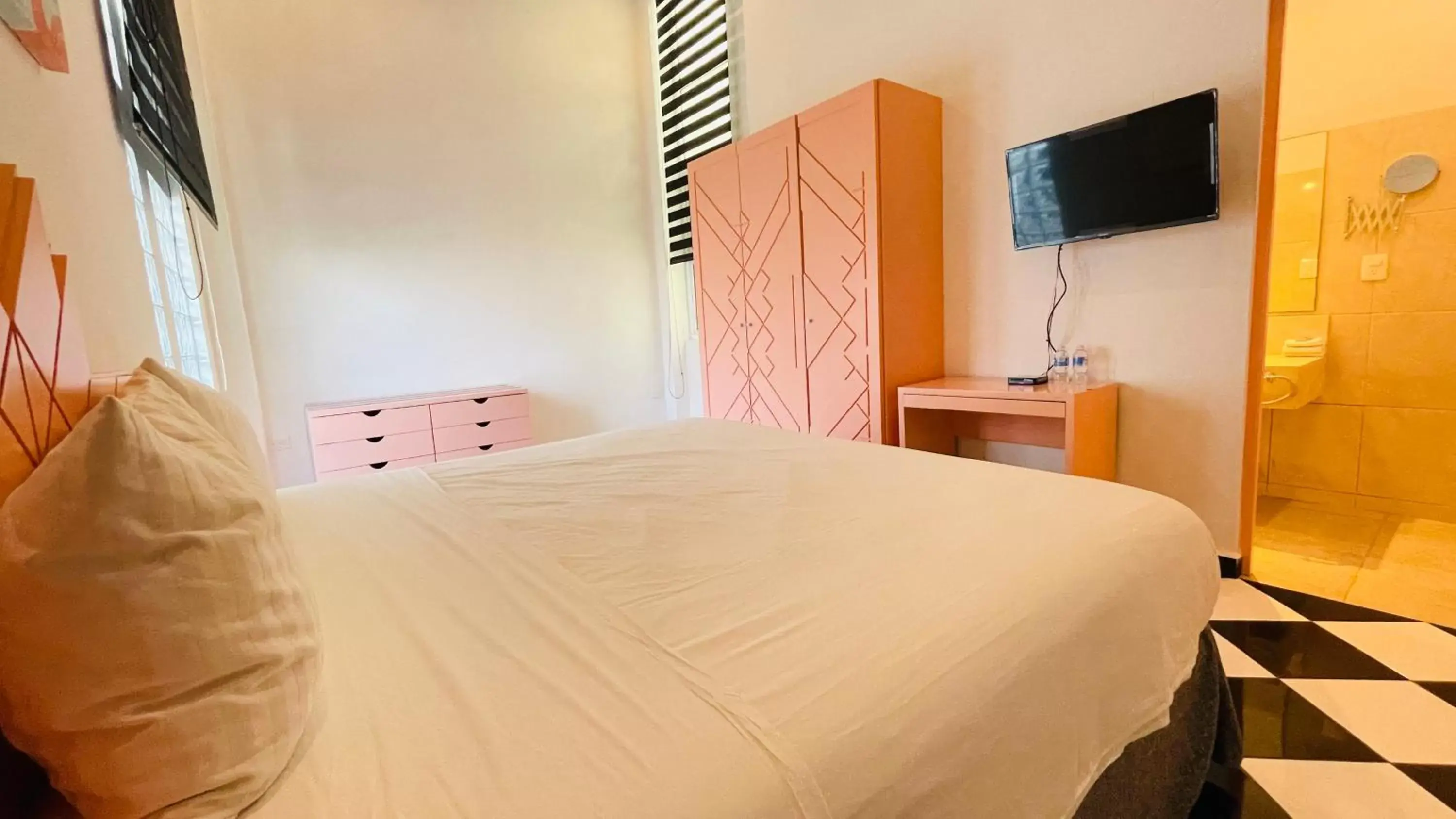 Bedroom, Bed in WINDAY HOTEL - Cerca 5a Avenida