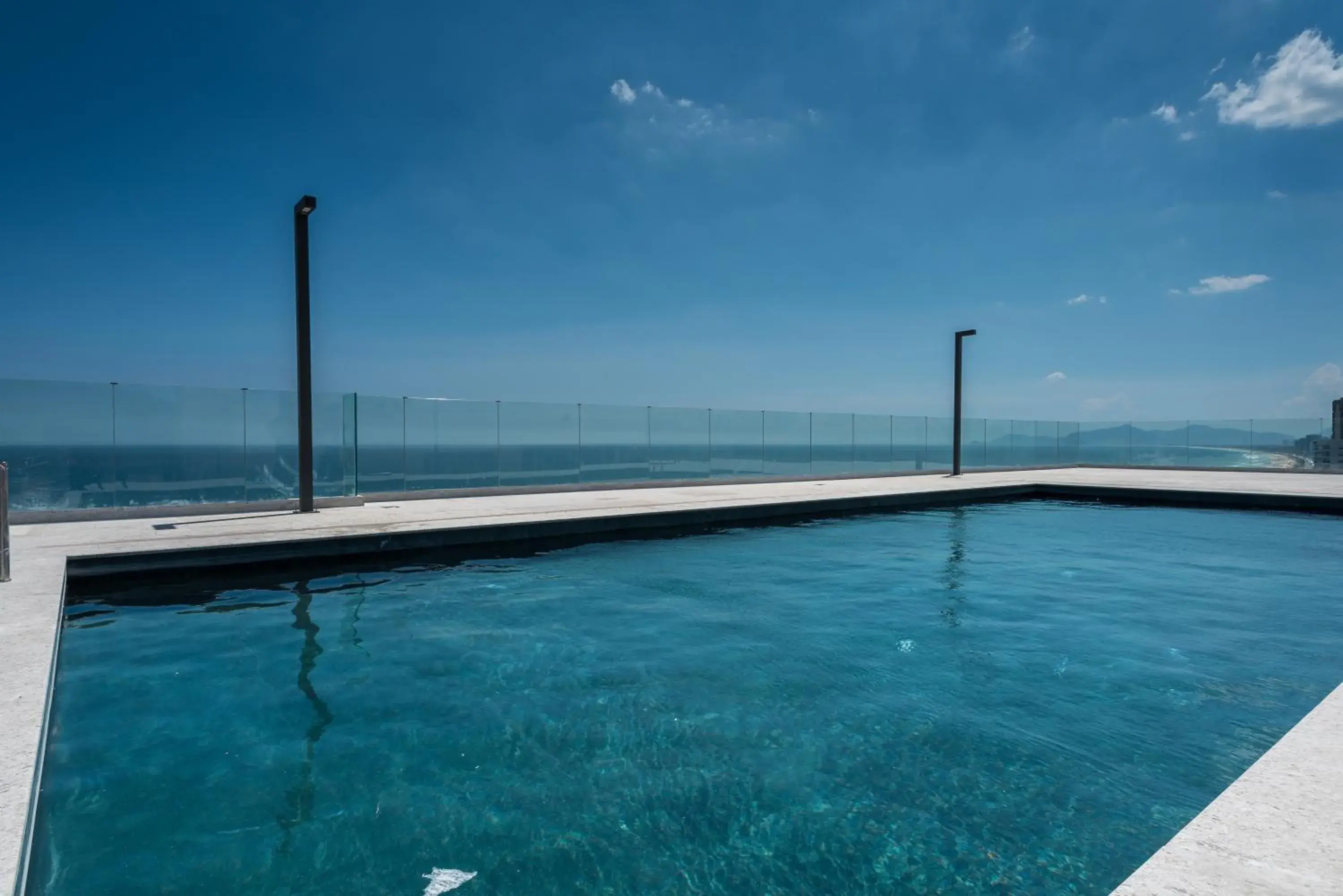 Swimming Pool in Windsor Oceanico Hotel