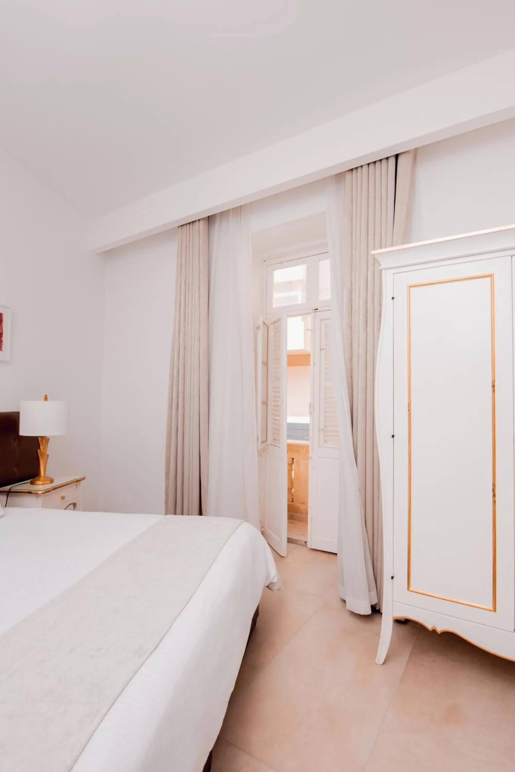 Bed in Giorgio Boutique Hotel Bed in Giorgio Boutique Hotel