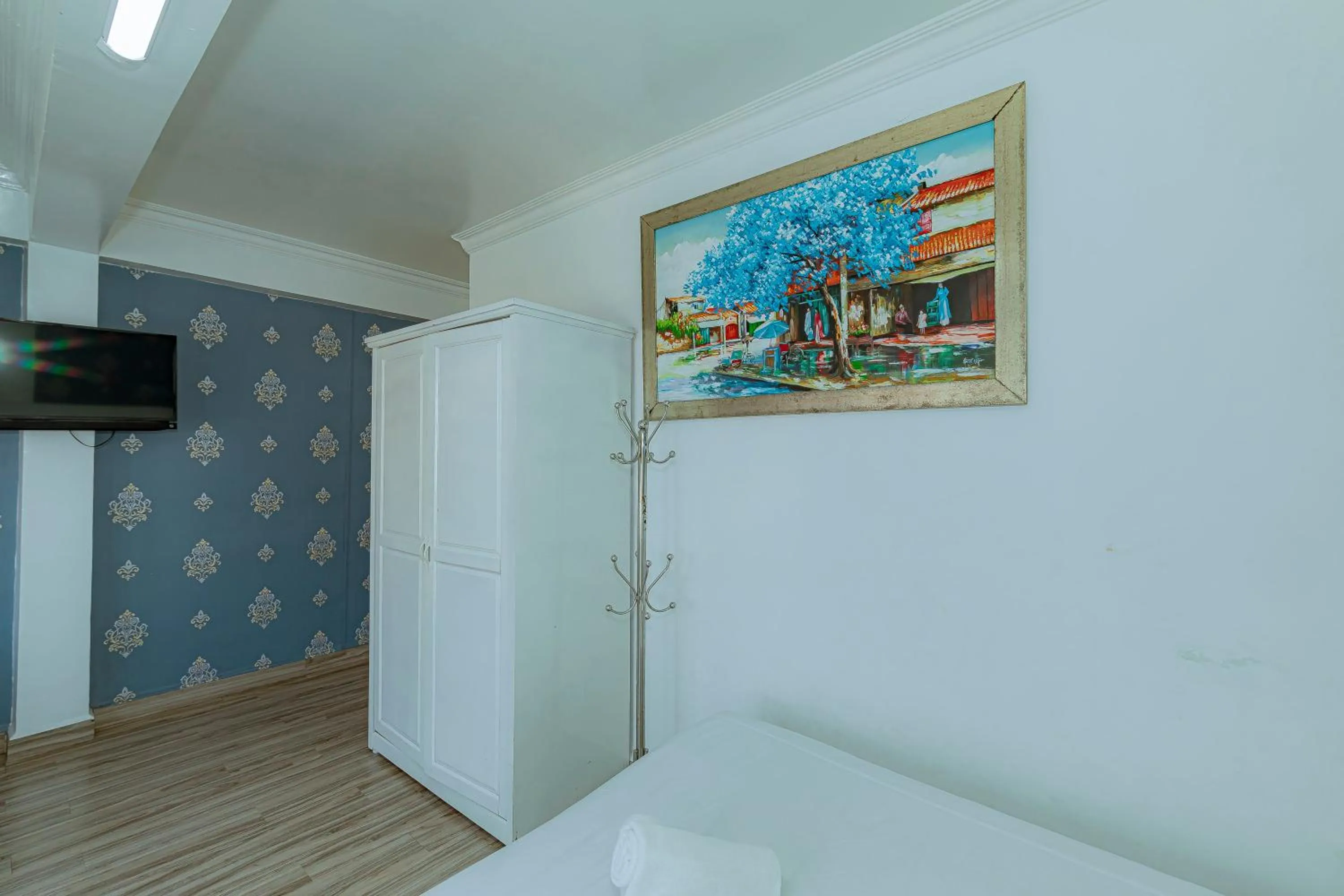 Ken's Backpackers Hotel