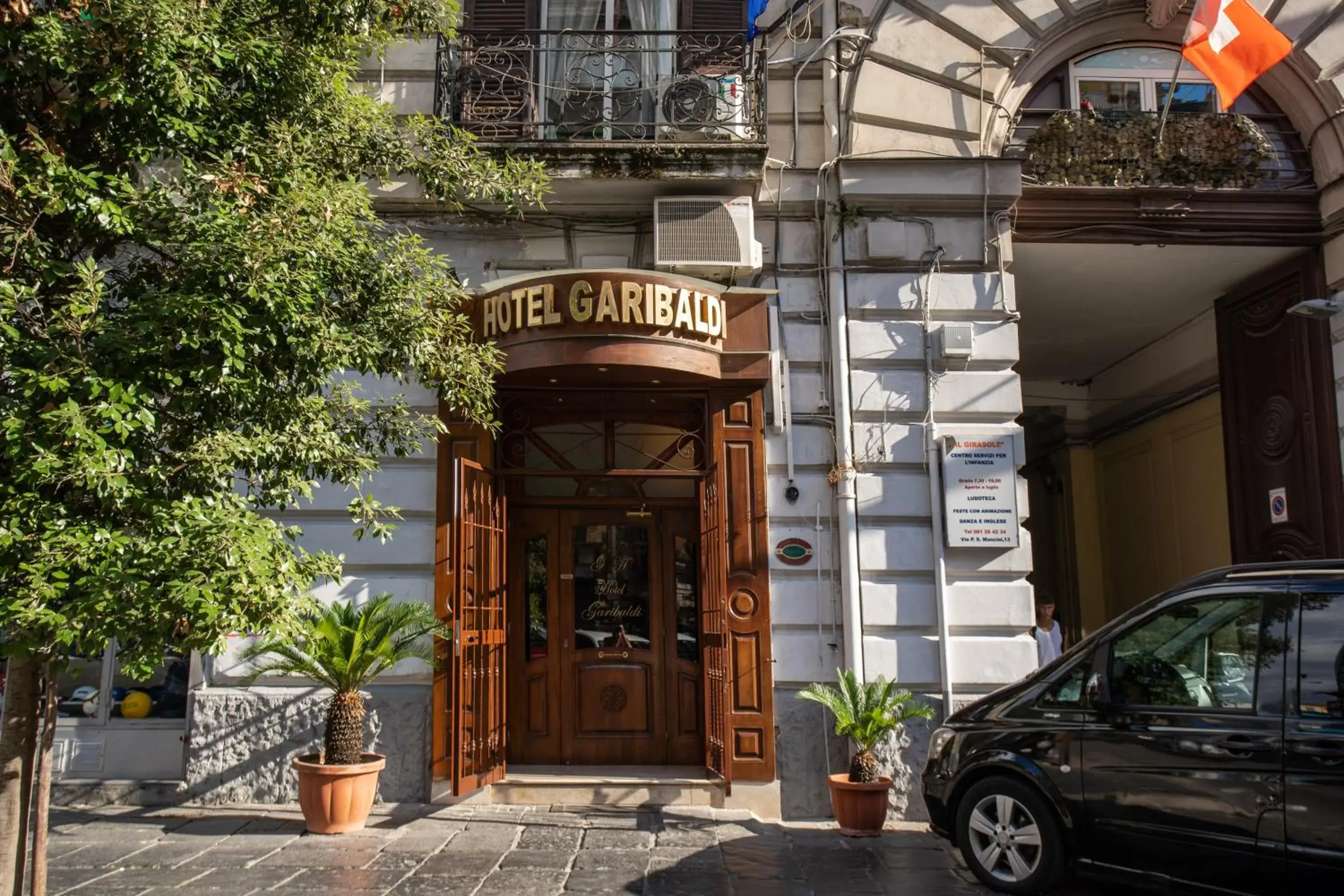 Facade/entrance in Hotel Garibaldi