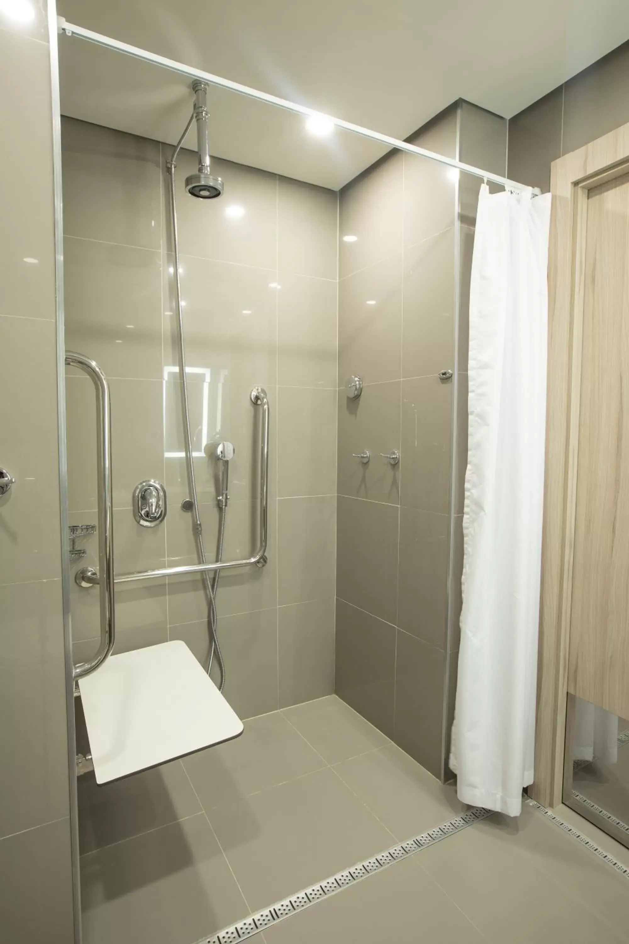 Shower, Bathroom in Novotel Itu Terras de São José Golf & Resort