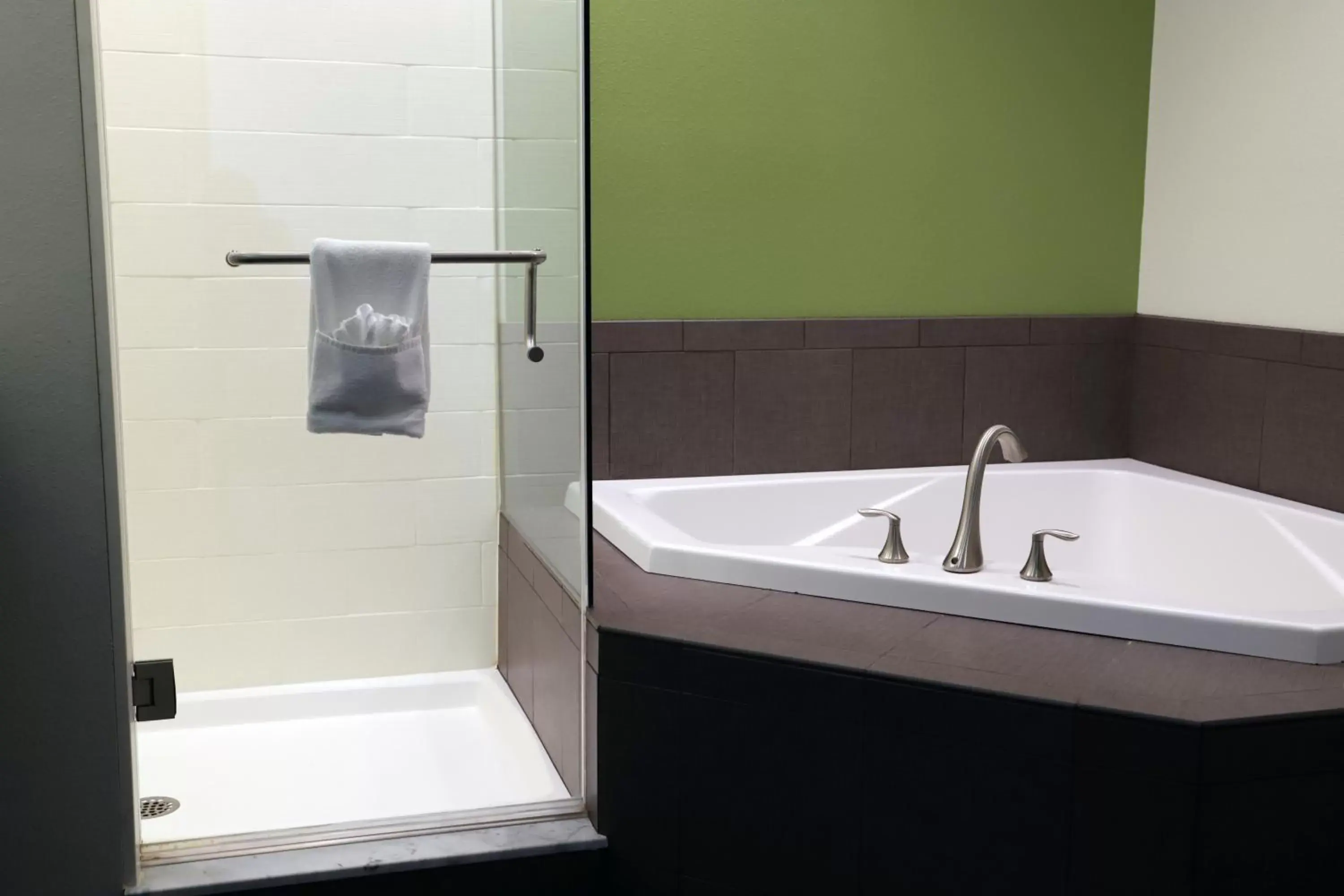 Shower, Bathroom in Sleep Inn & Suites Belmont - St. Clairsville