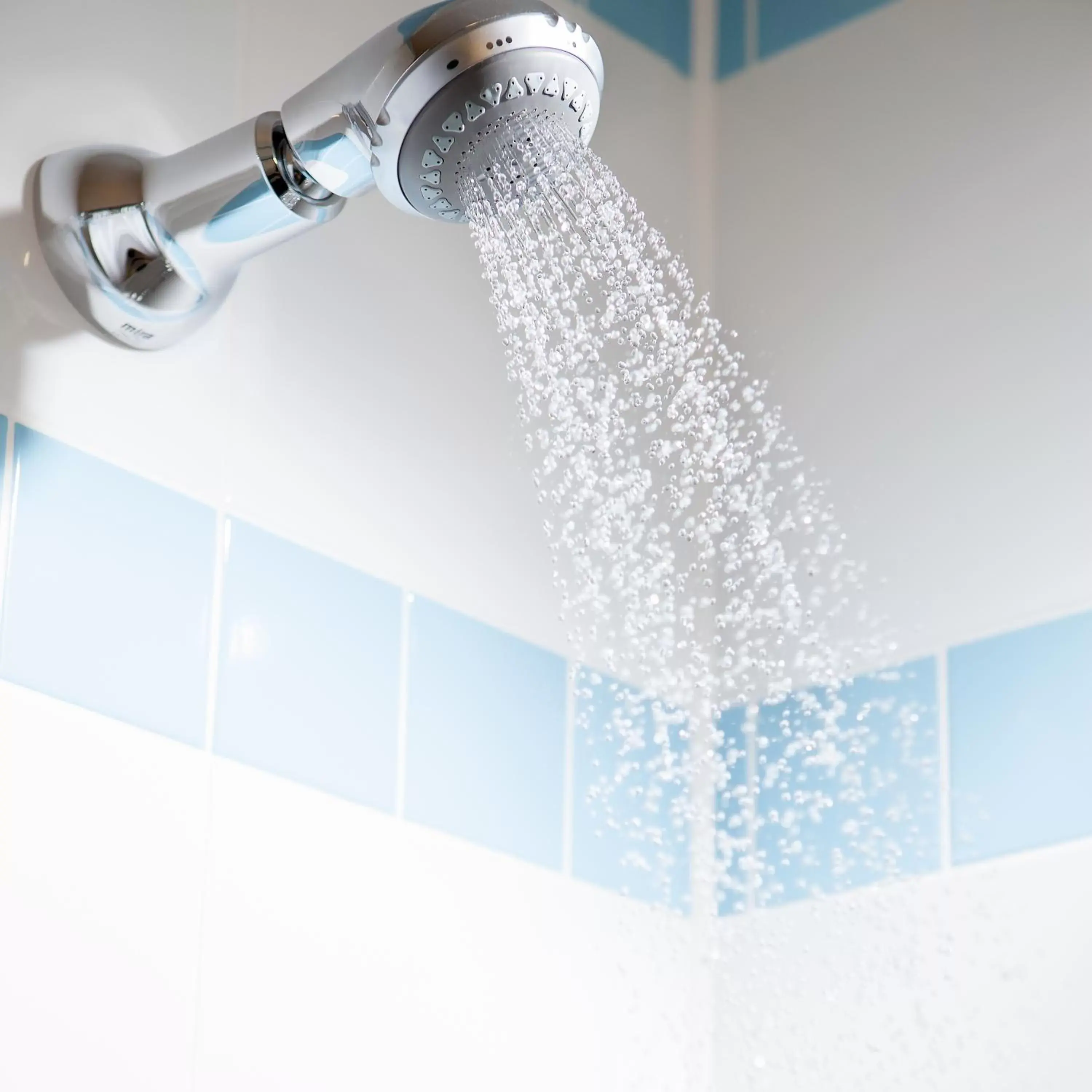 Shower, Bathroom in Leonardo Hotel Aberdeen - Formerly Jurys Inn